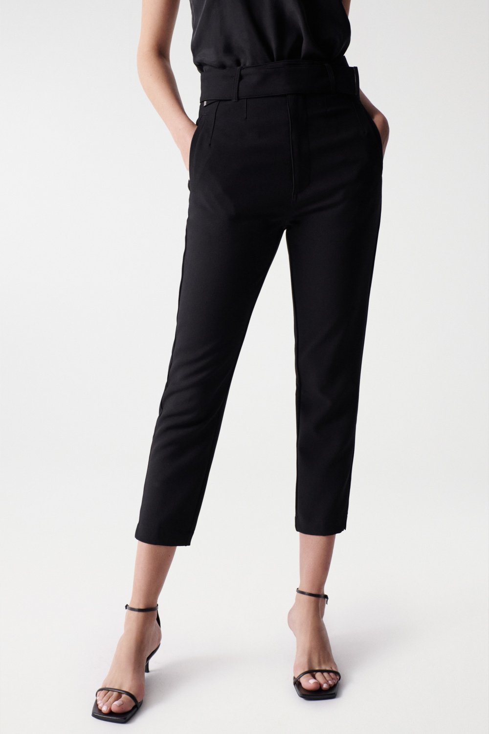 Chino Cropped Slim High Waist Pantalon en noir Salsa Jeans   