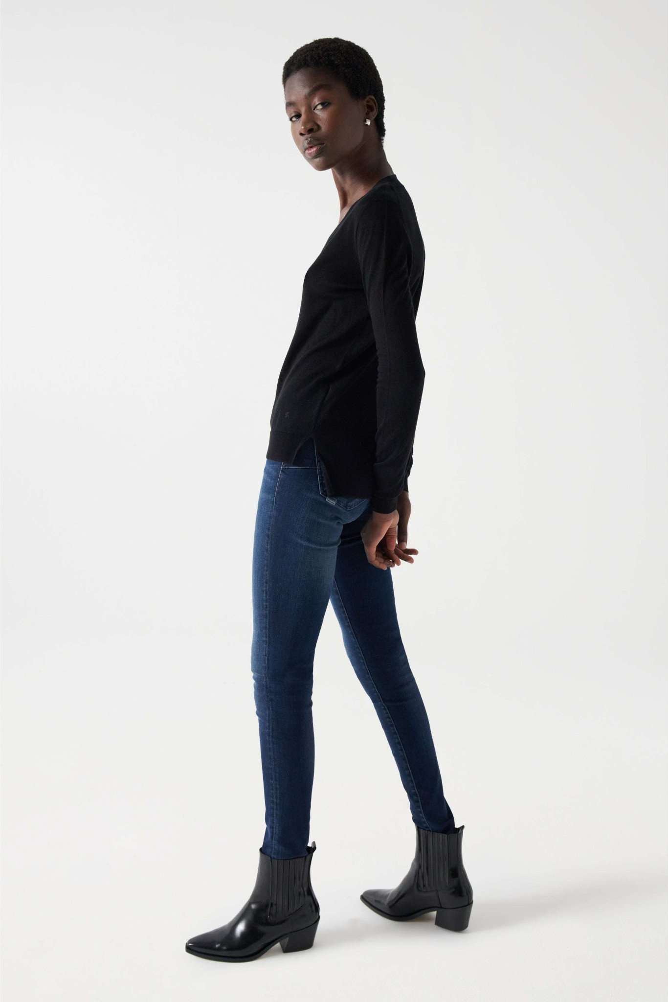 Fine Knit V-Neck Sweater en noir Pullover Salsa Jeans   