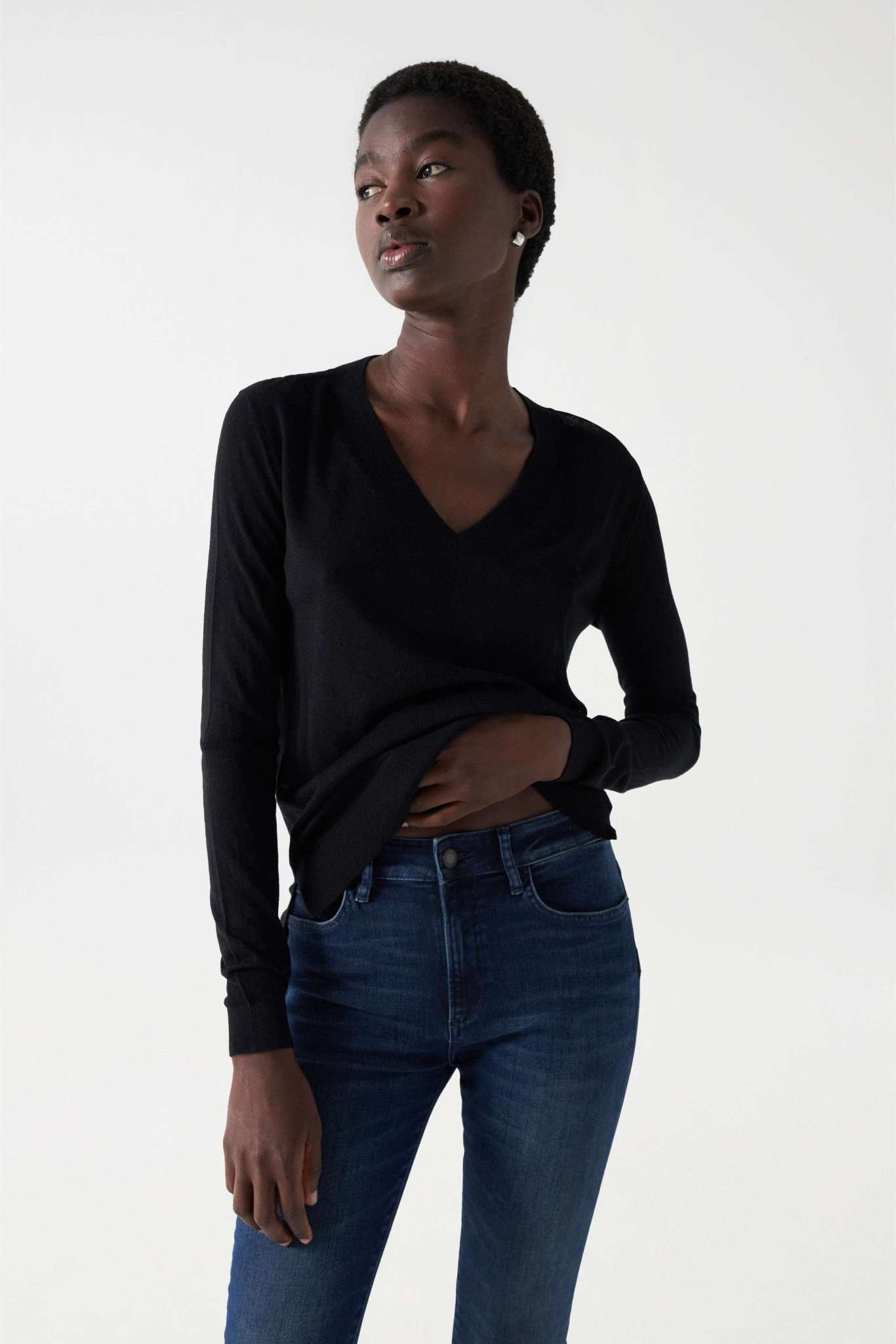 Fine Knit V-Neck Sweater en noir Pullover Salsa Jeans   