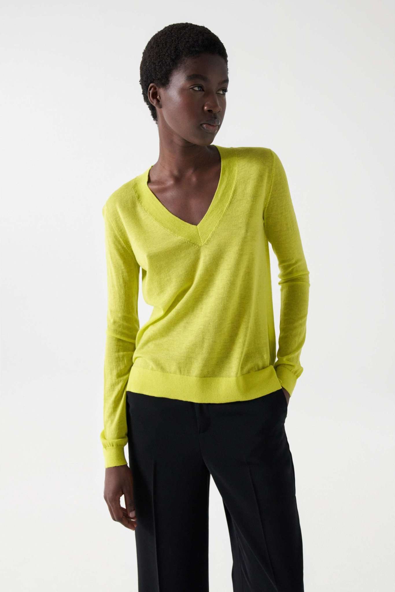 Fine Knit V-Neck Sweater en vert clair Pull-over Salsa Jeans   