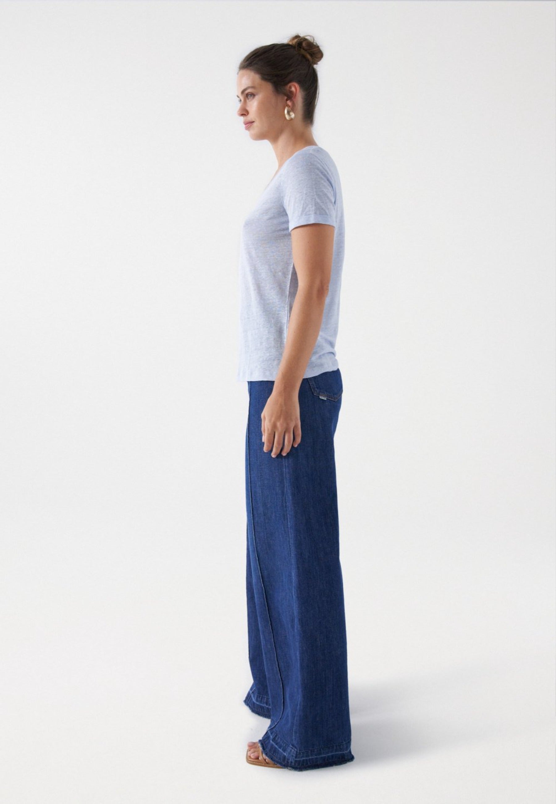 T-shirt Linen V-Neck in Medium Blue T-shirts Salsa Jeans   