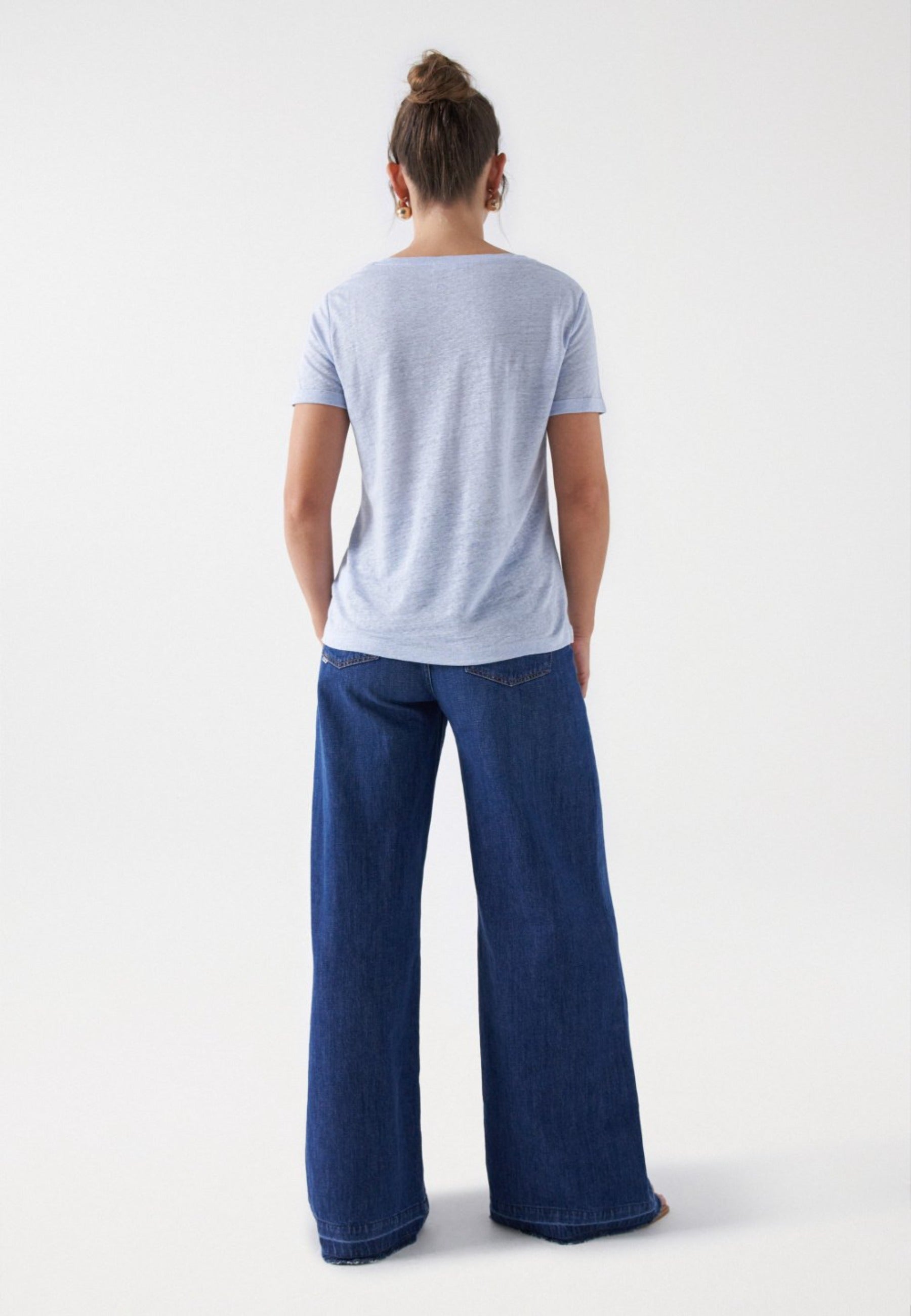 T-shirt Linen V-Neck in Medium Blue T-shirts Salsa Jeans   