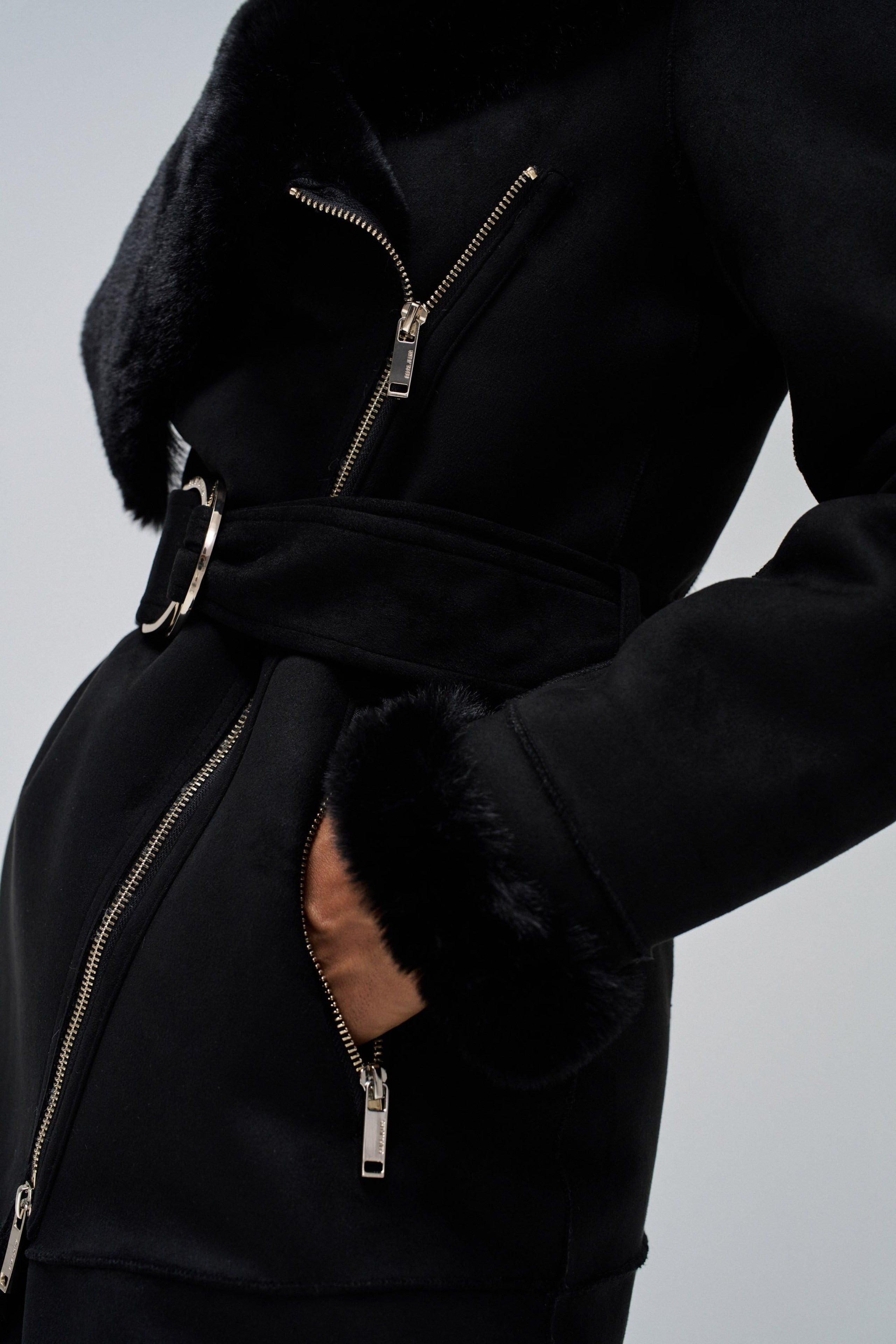 Manteau long en shearling noir