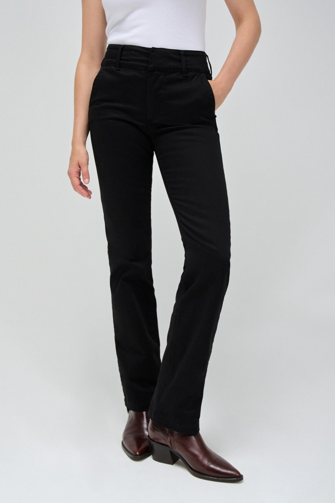 Secret Chino Straight in Black Pantalon Salsa Jeans