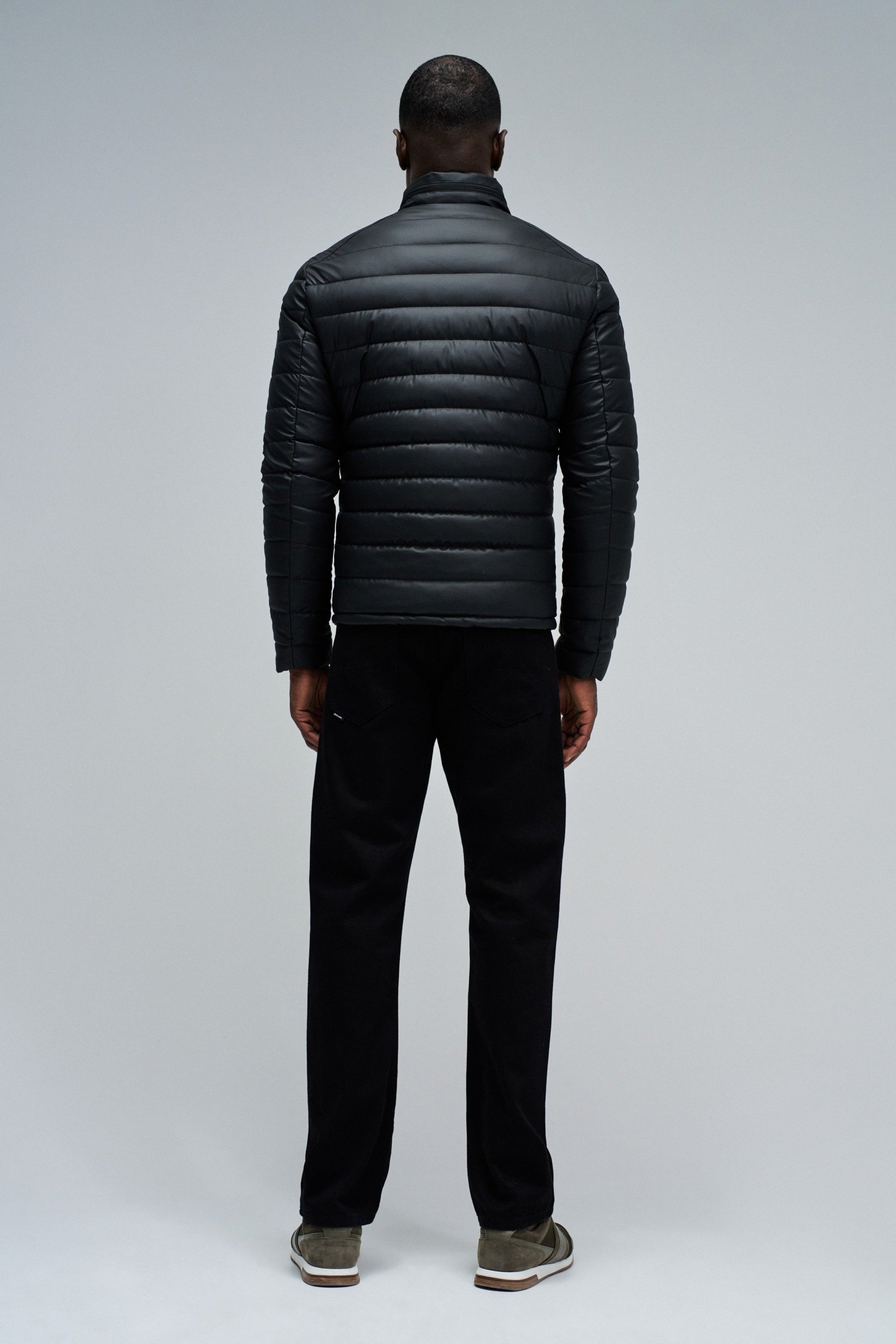 Veste en cuir PU léger rembourré en noir