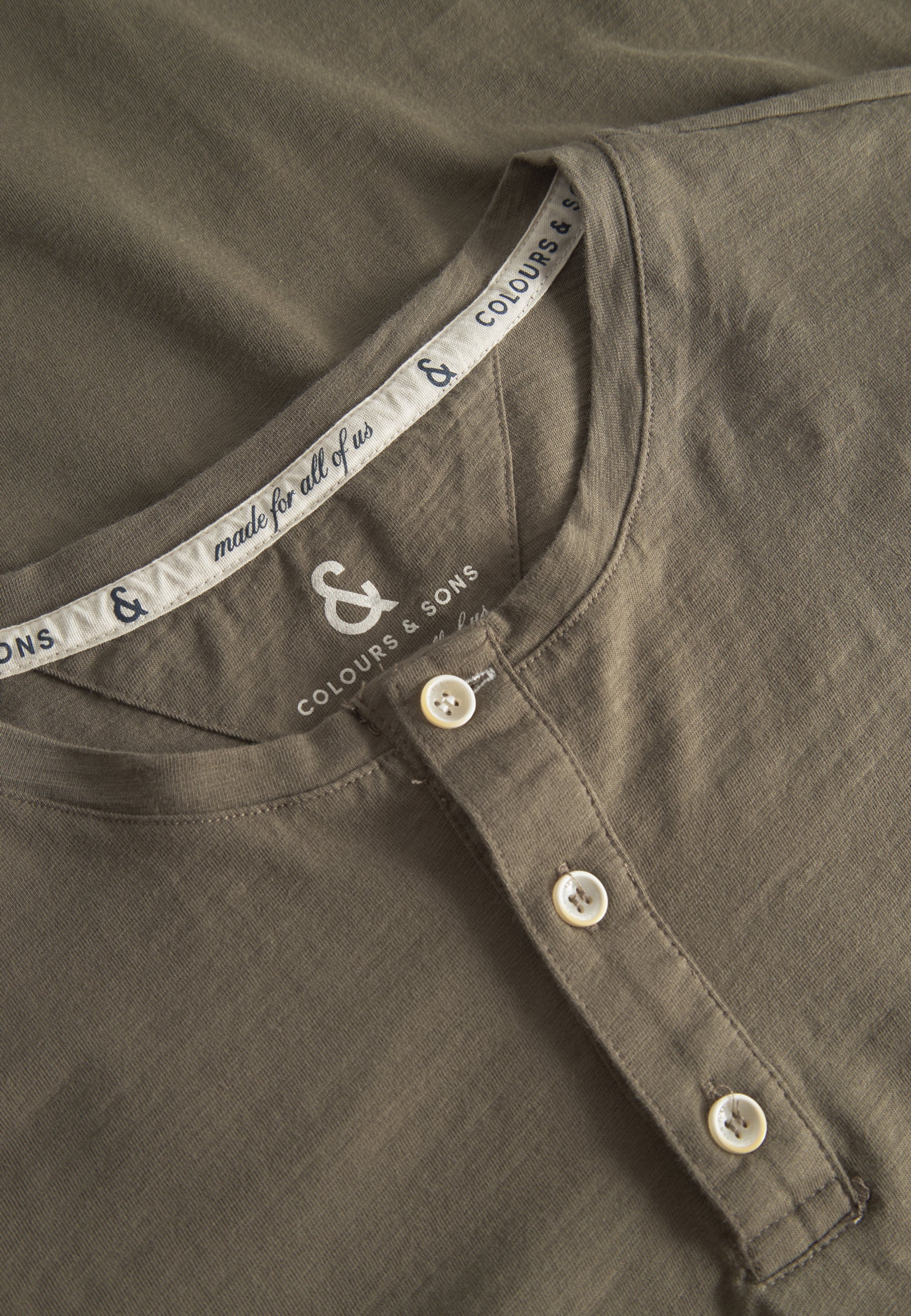 Henley - Slub en olive T-shirts Colours and Sons   