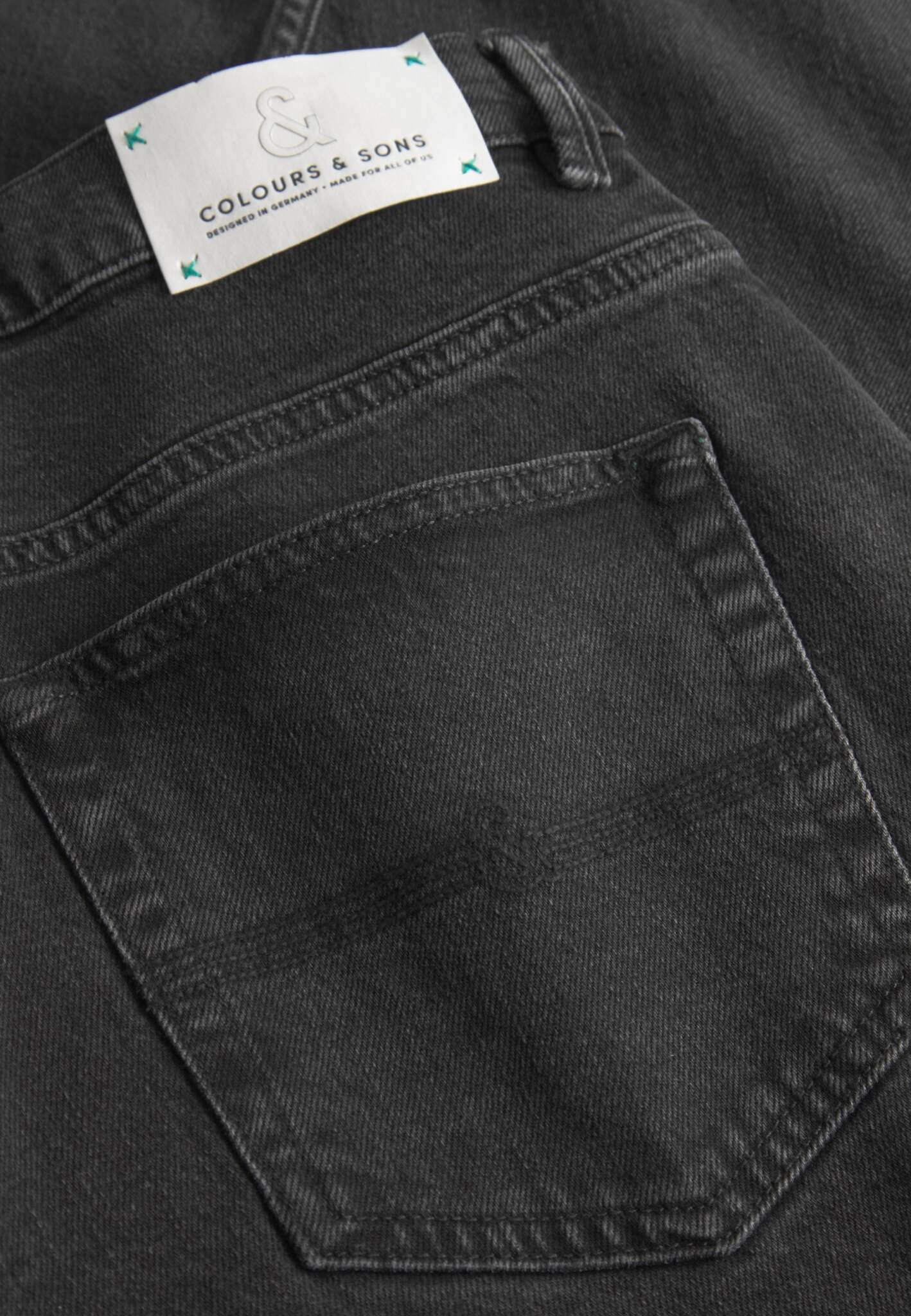 Denim Cropped en jeans noir délavé Colours and Sons   