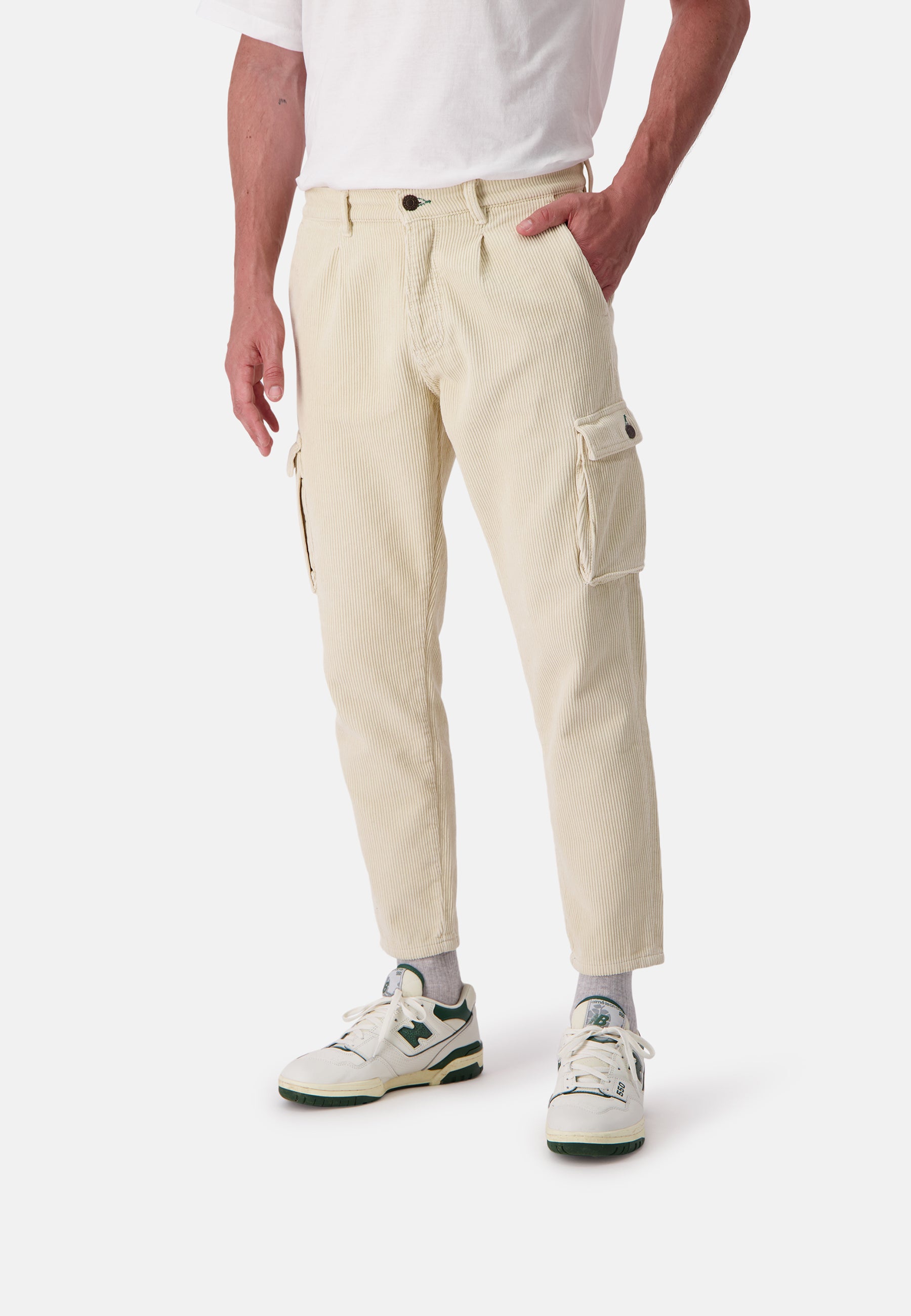 Cargo Corduroy Cropped en Pantalon blanc cassé Colours and Sons   