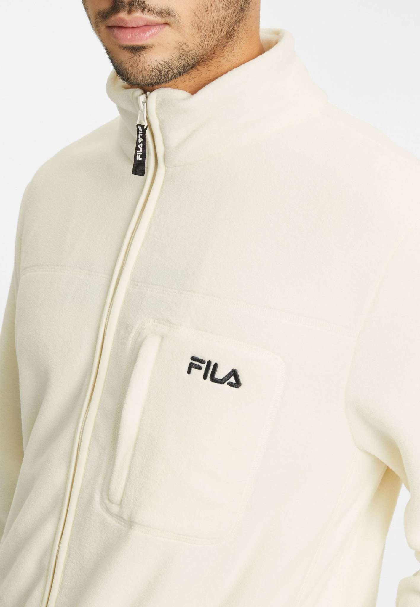 Bleiburg dans Antique White Vestes Fila   