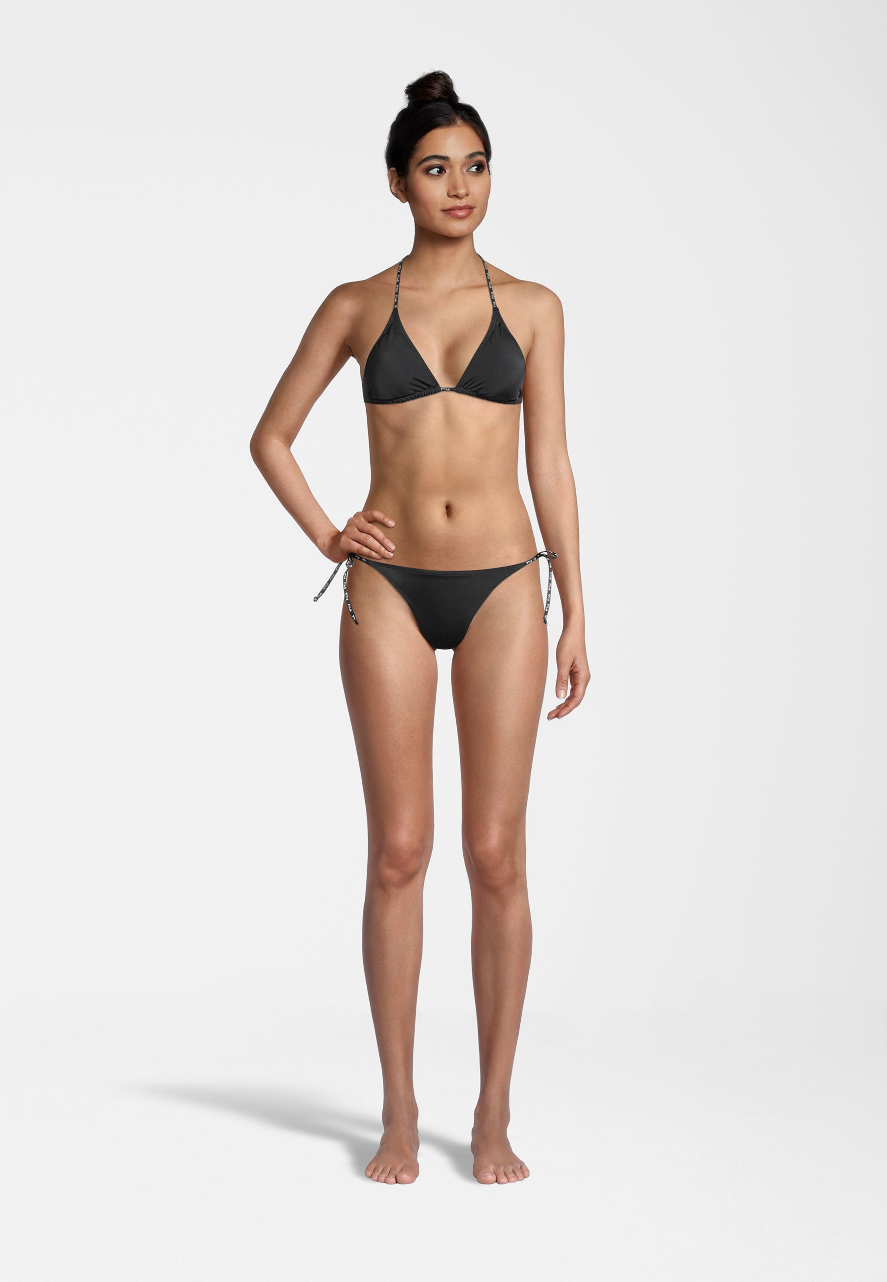 Sibu Triangle Bikini dans Black Bikini Fila   