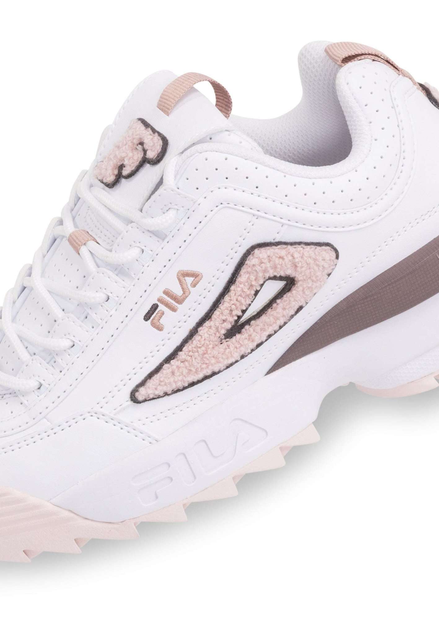 Baskets Disruptor Patch Wmn in White-Pale Mauve Fila   