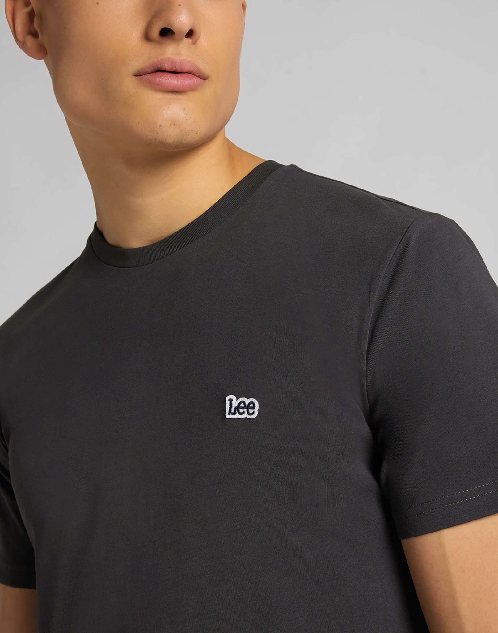 T-shirts à manches courtes Patch Logo Tee en Washed Black Lee   