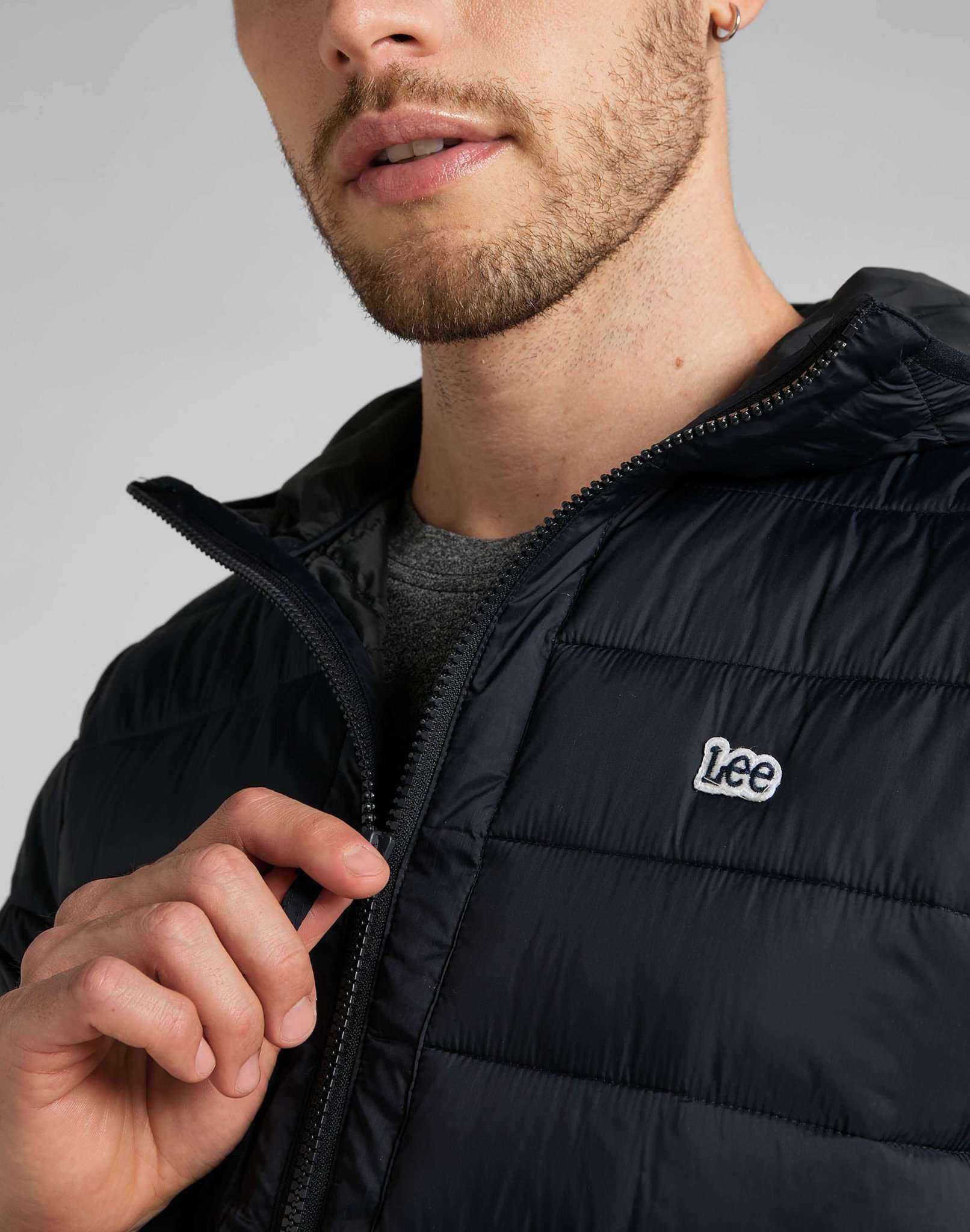 Light Puffer Jacket in Black Vestes Lee   