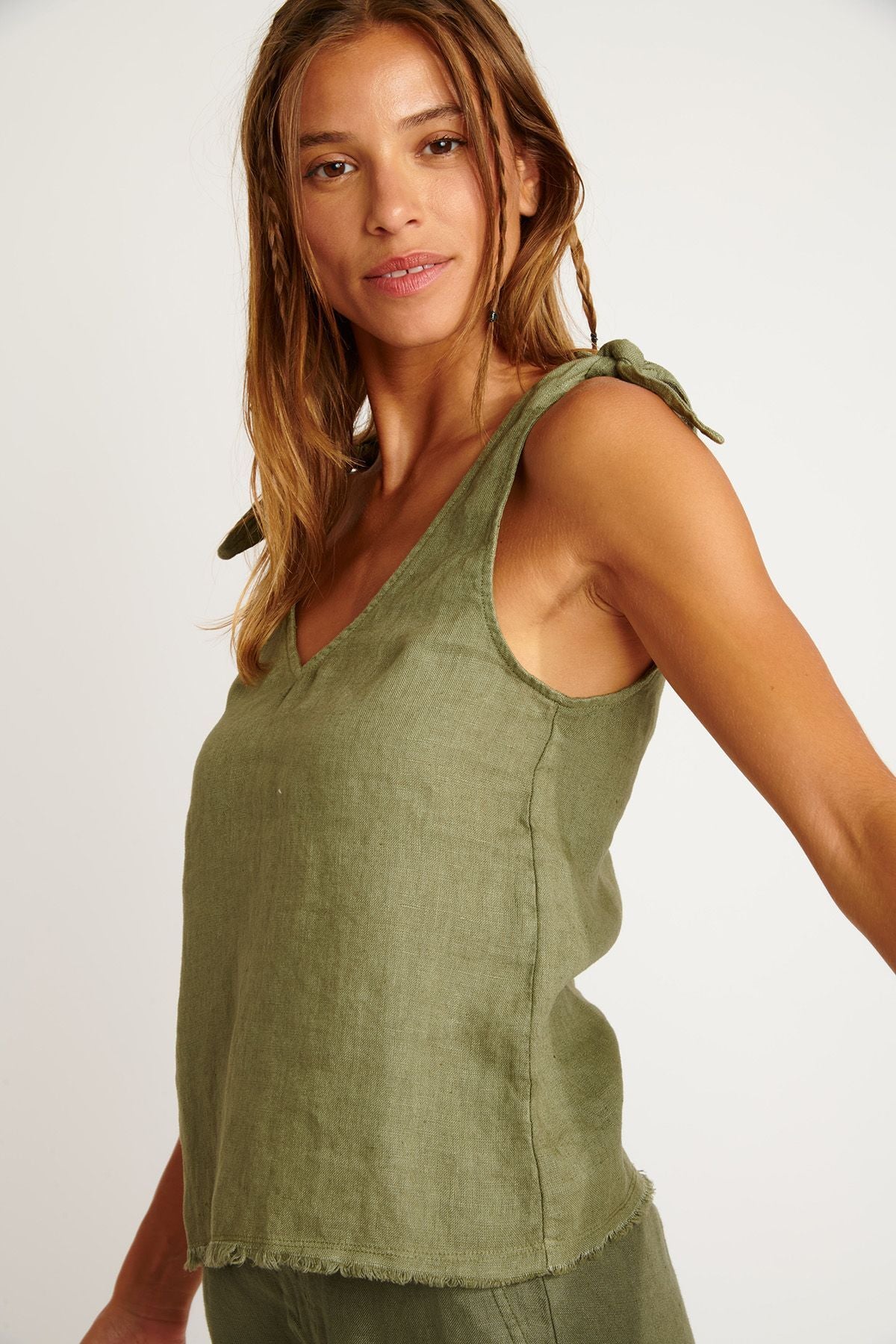 LOOMIS-HAWSTON Top en kaki T-shirts Banana Moon