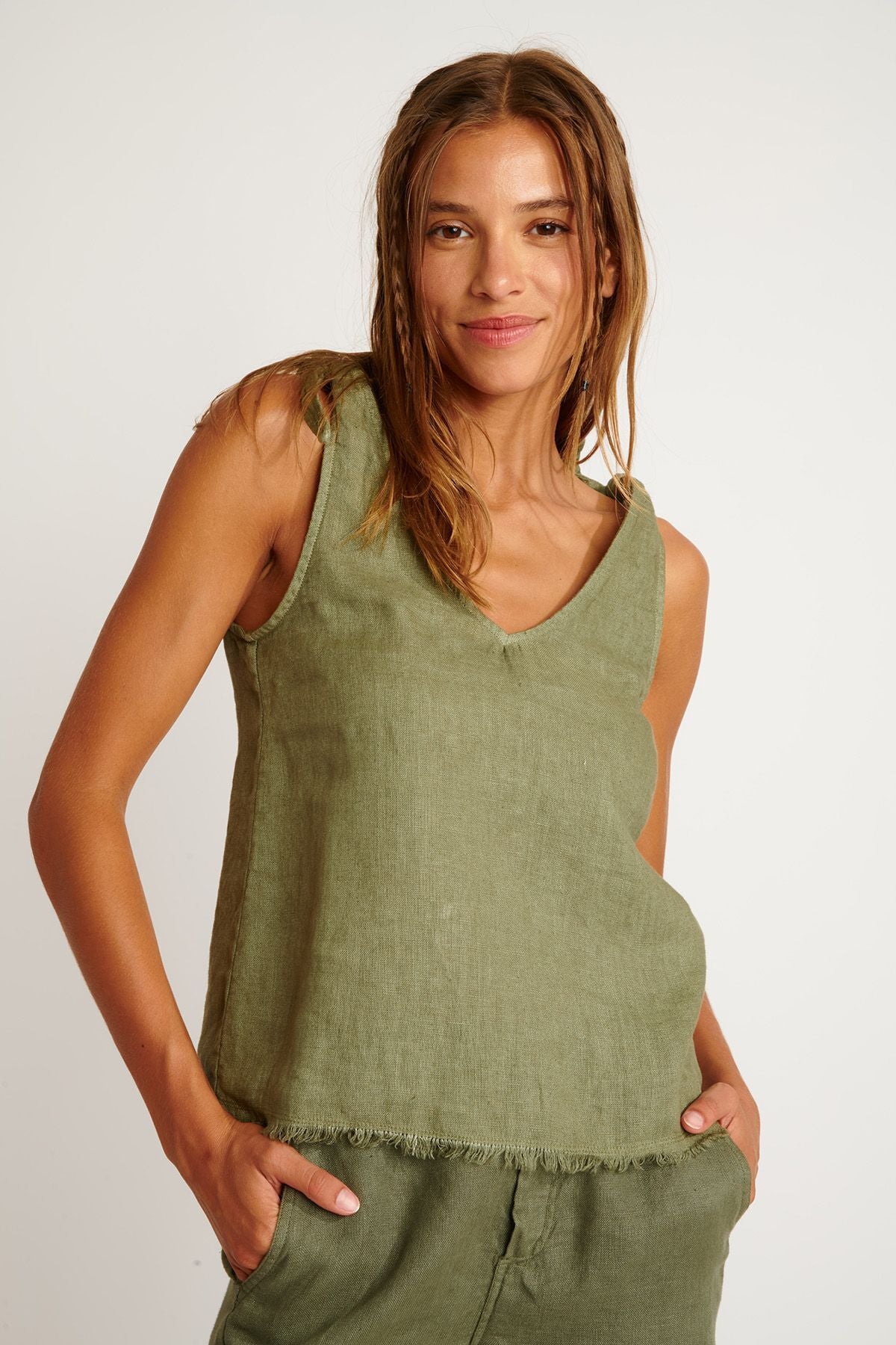 LOOMIS-HAWSTON Top en kaki T-shirts Banana Moon