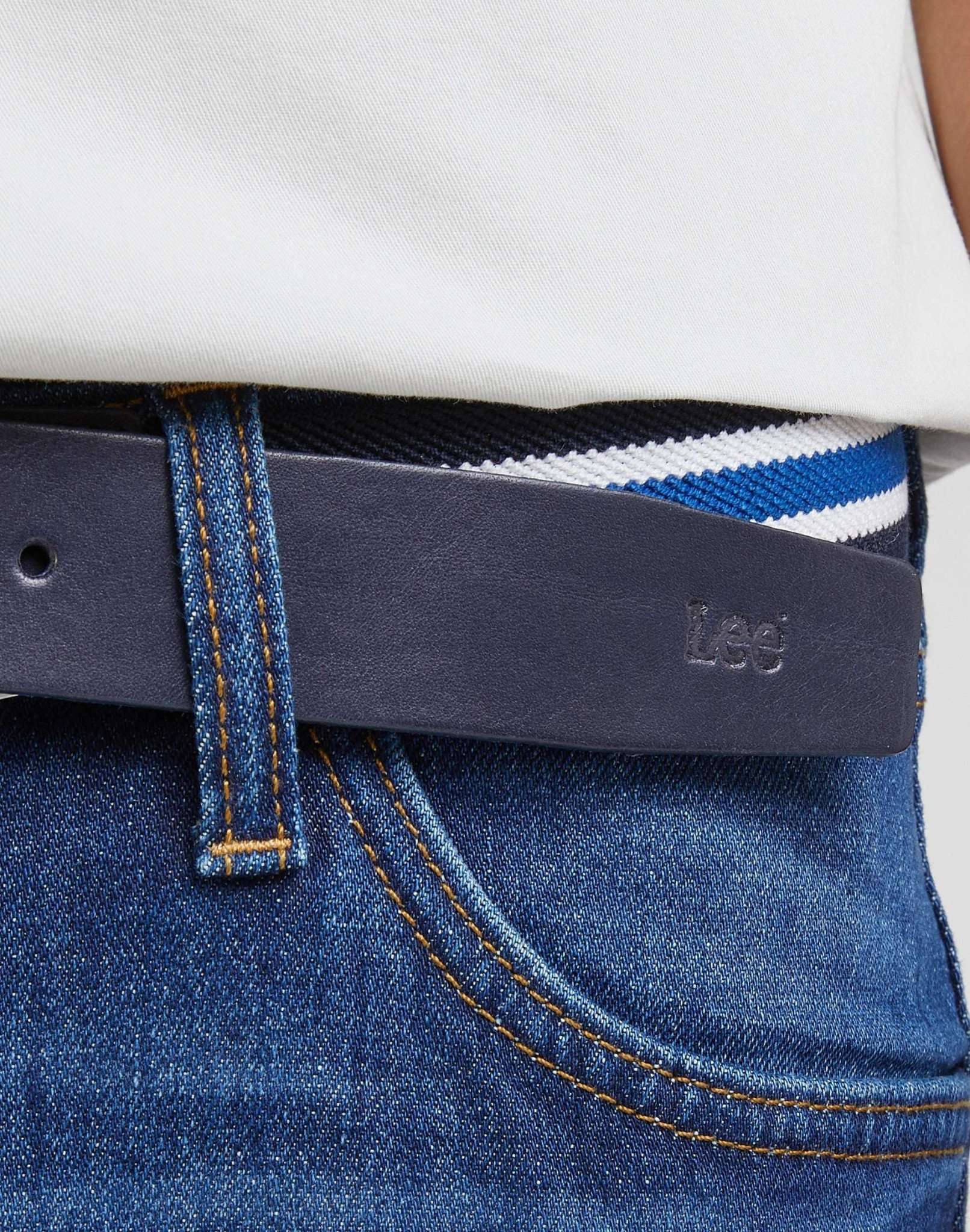 Striped Webbing Belt in Sky Captain Ceinture Lee   