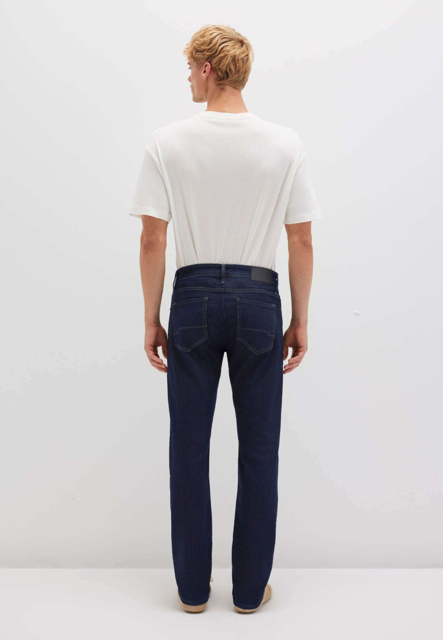 Marcus in Rinse Comfort Jeans Mavi