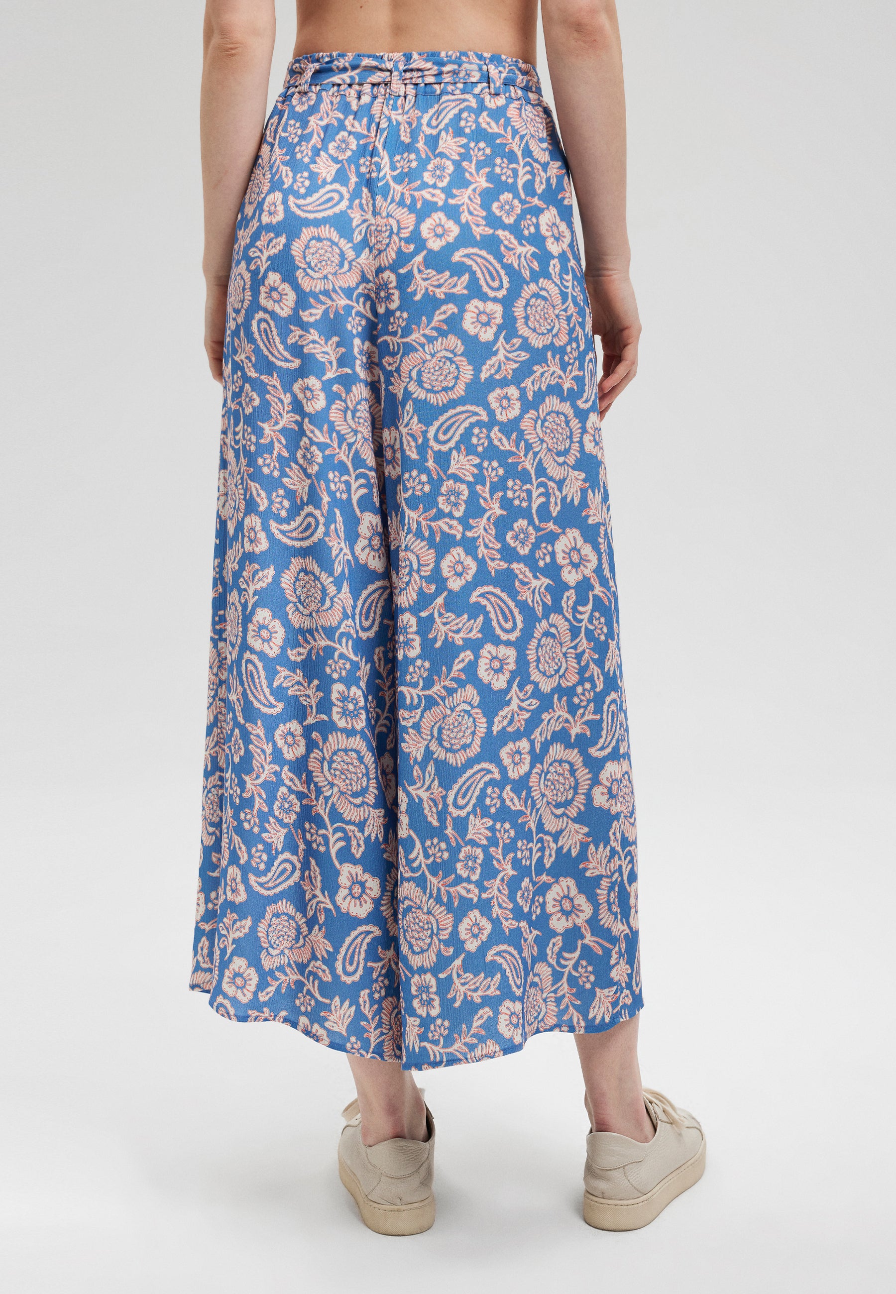 Woven Pants in Blue Paisley Print Pantalon Mavi   