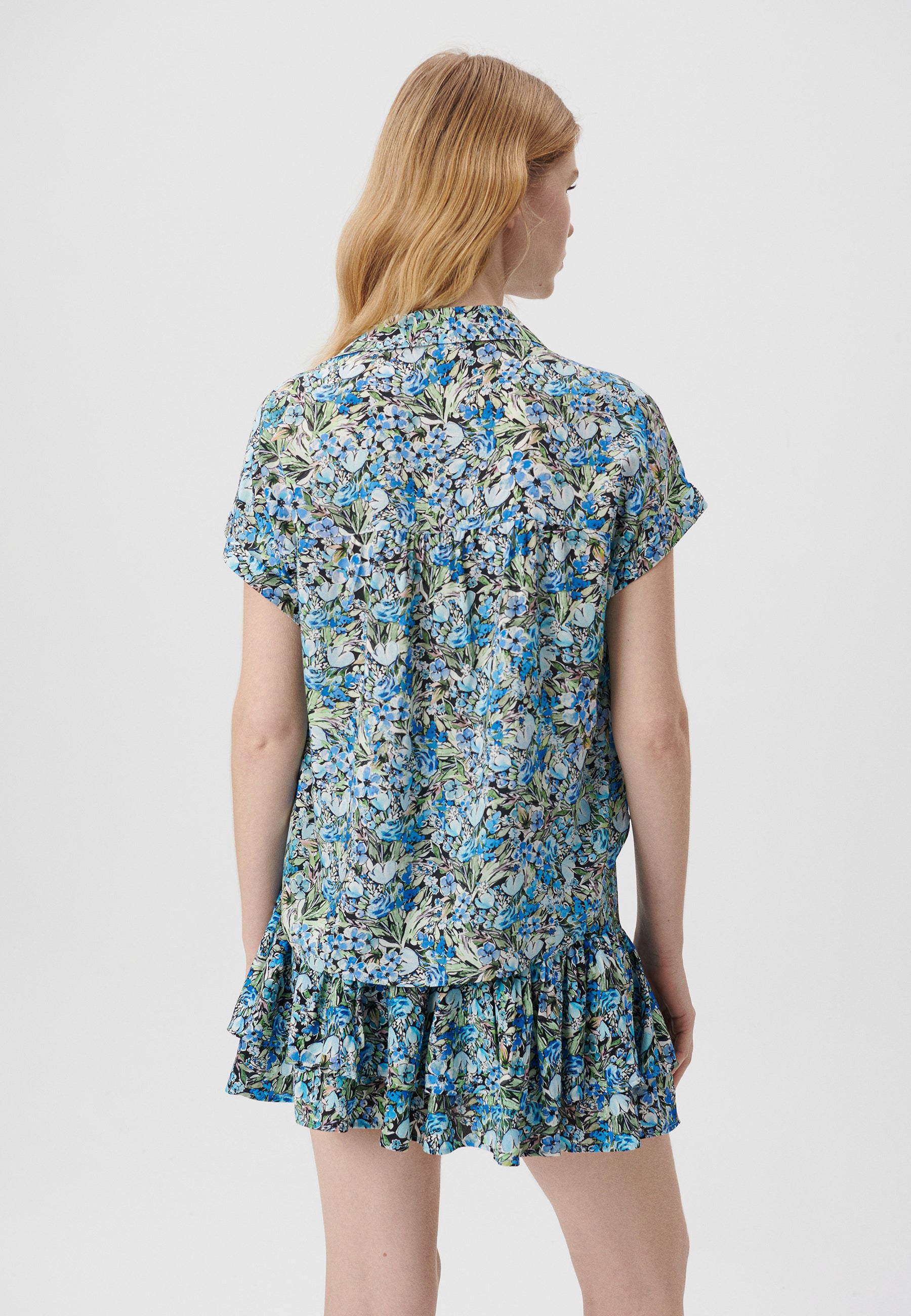 Short Sleeve Shirt in Blue Garden Print Chemises Mavi   