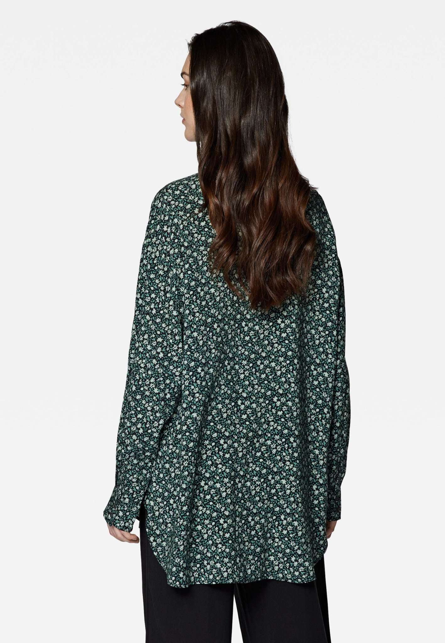 Printed Oversize Shirt in Black Petal Print Chemises Mavi   