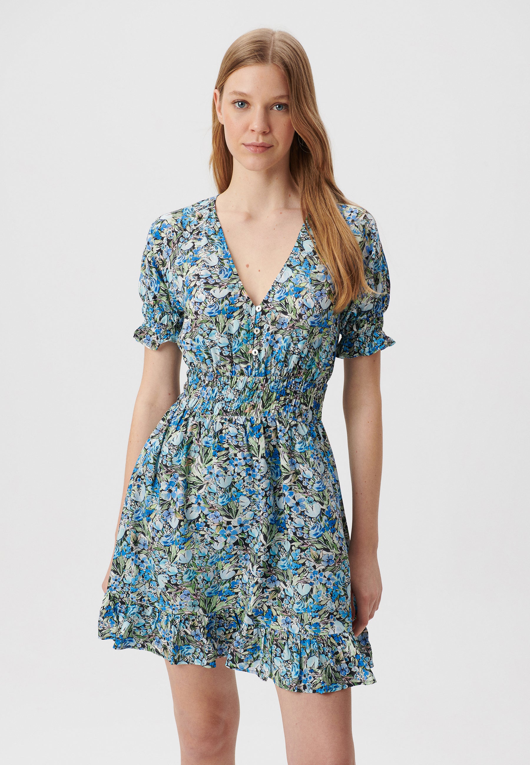 Short Sleeve Woven Dress in Blue Garden Print Robes Mavi   