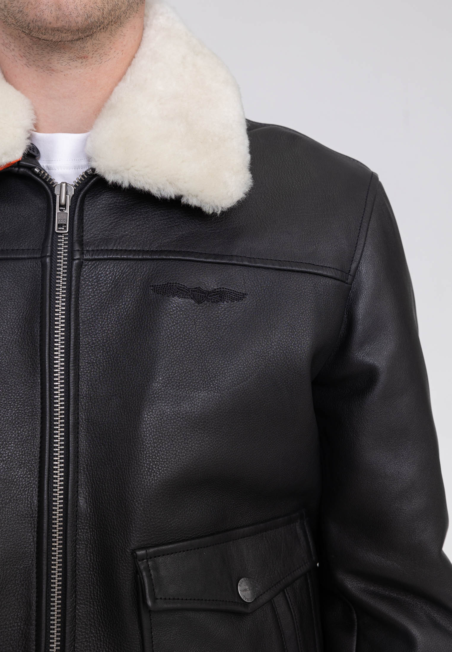 Maverick-M in Black Vestes Bombers Original