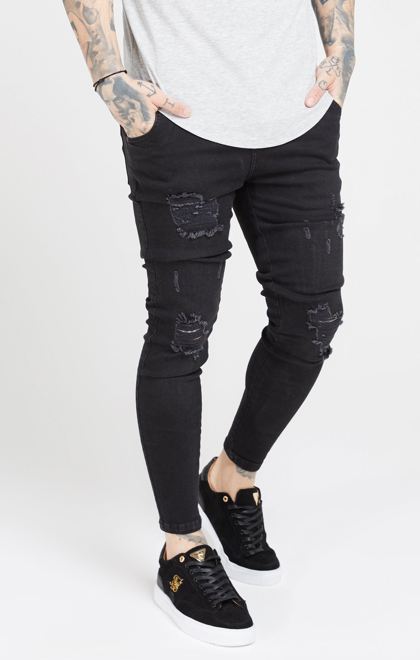 Essential Distressed Skinny Jean en noir Jeans SikSilk   