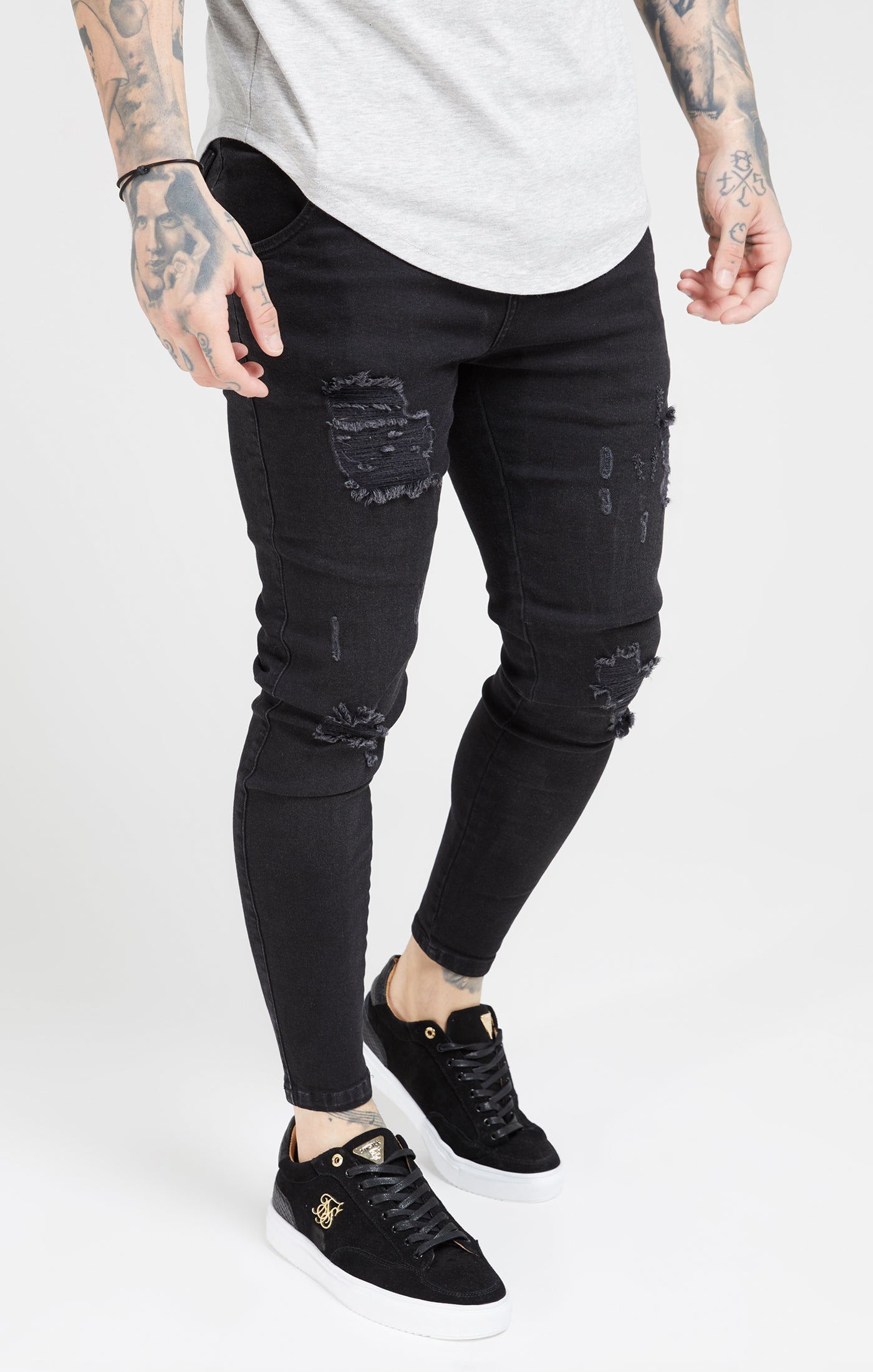 Essential Distressed Skinny Jean en noir Jeans SikSilk   