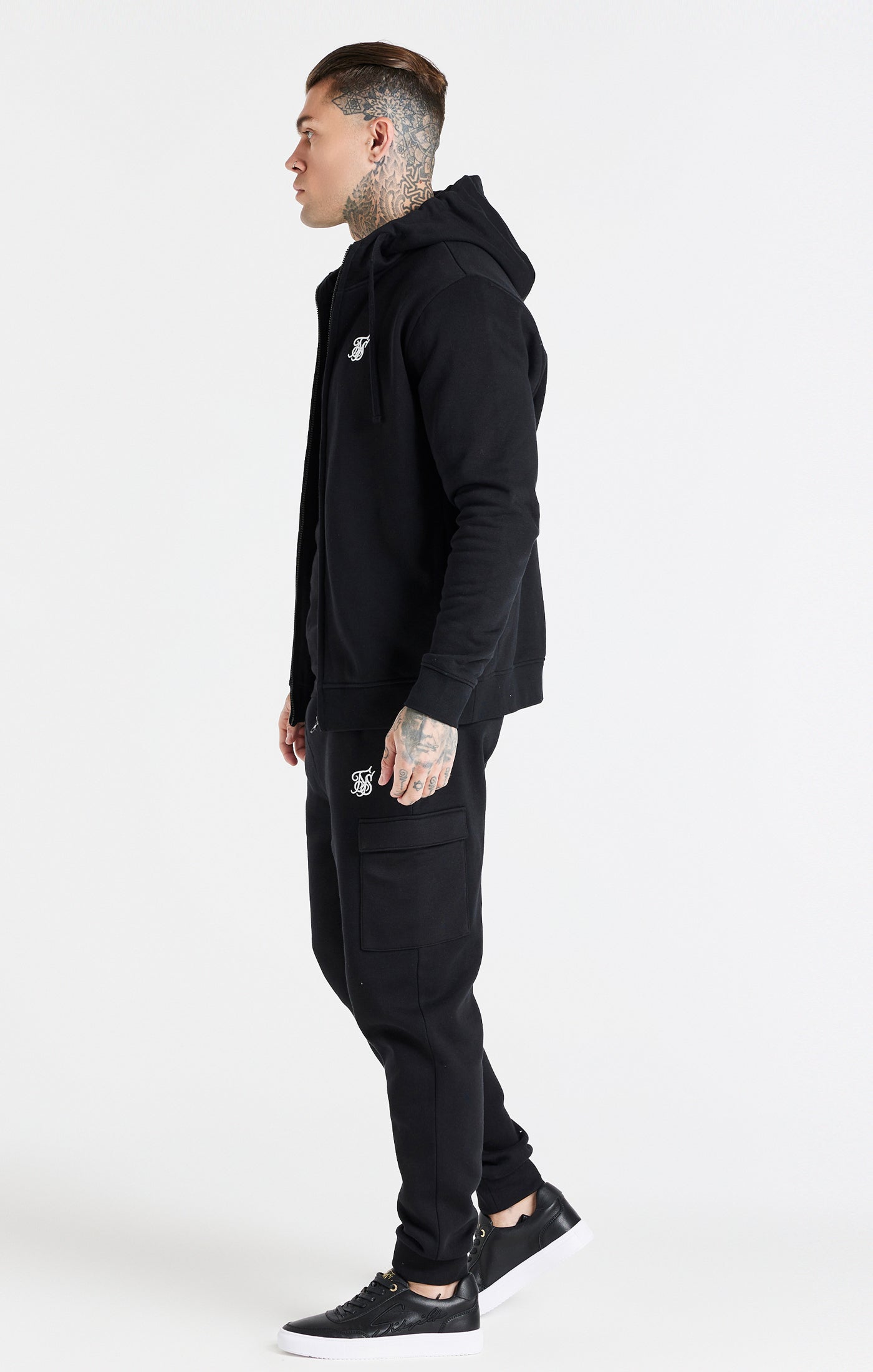 Essential Zip Through Funnel Hoodie in Black Sweat à capuche SikSilk   