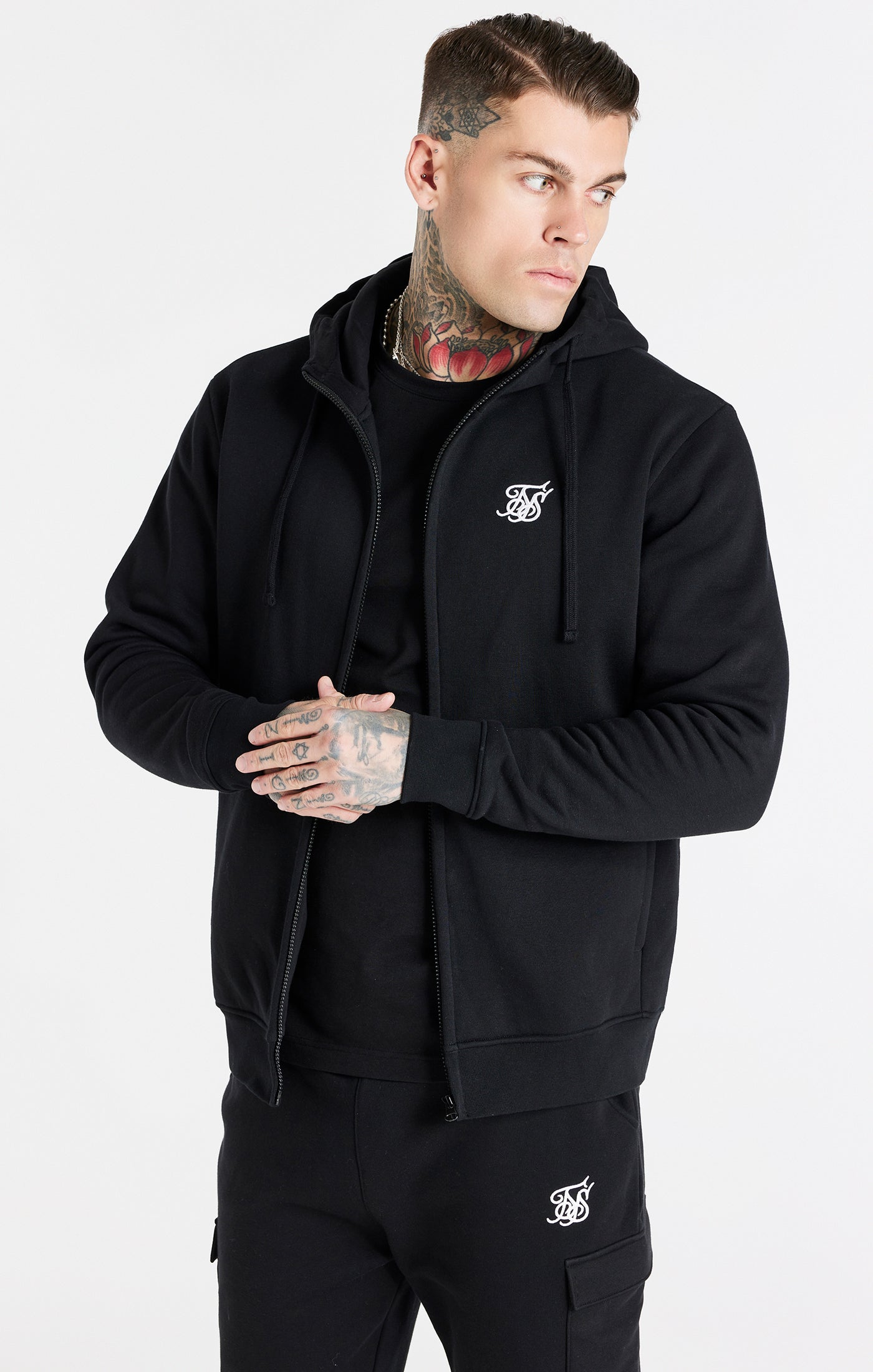 Essential Zip Through Funnel Hoodie in Black Sweat à capuche SikSilk   