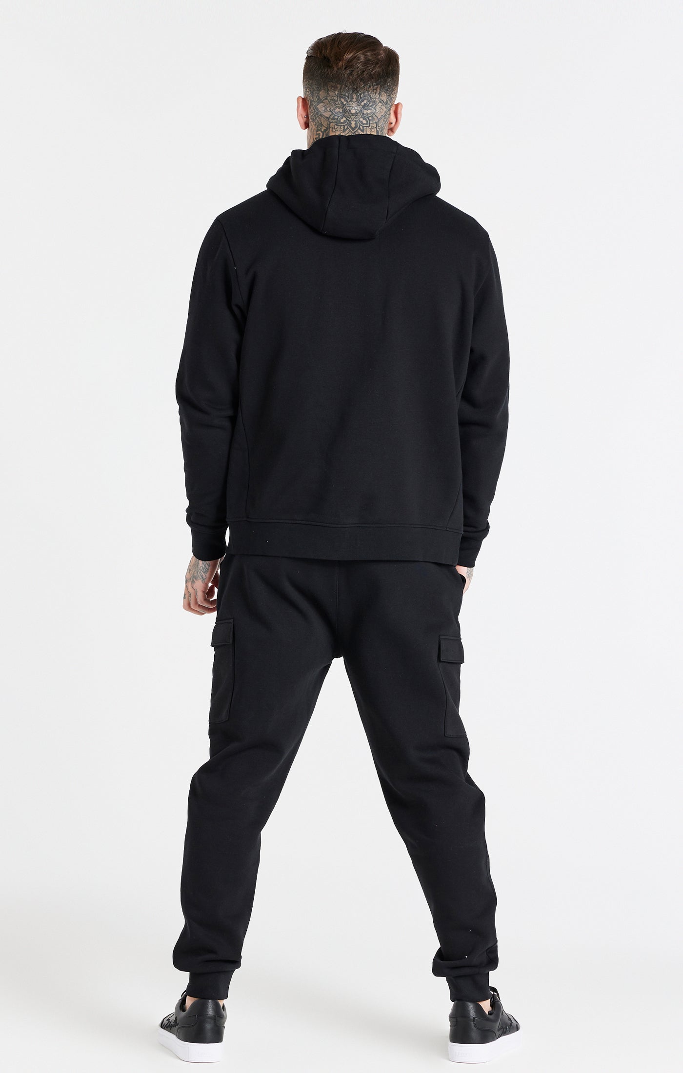 Essential Zip Through Funnel Hoodie in Black Sweat à capuche SikSilk   