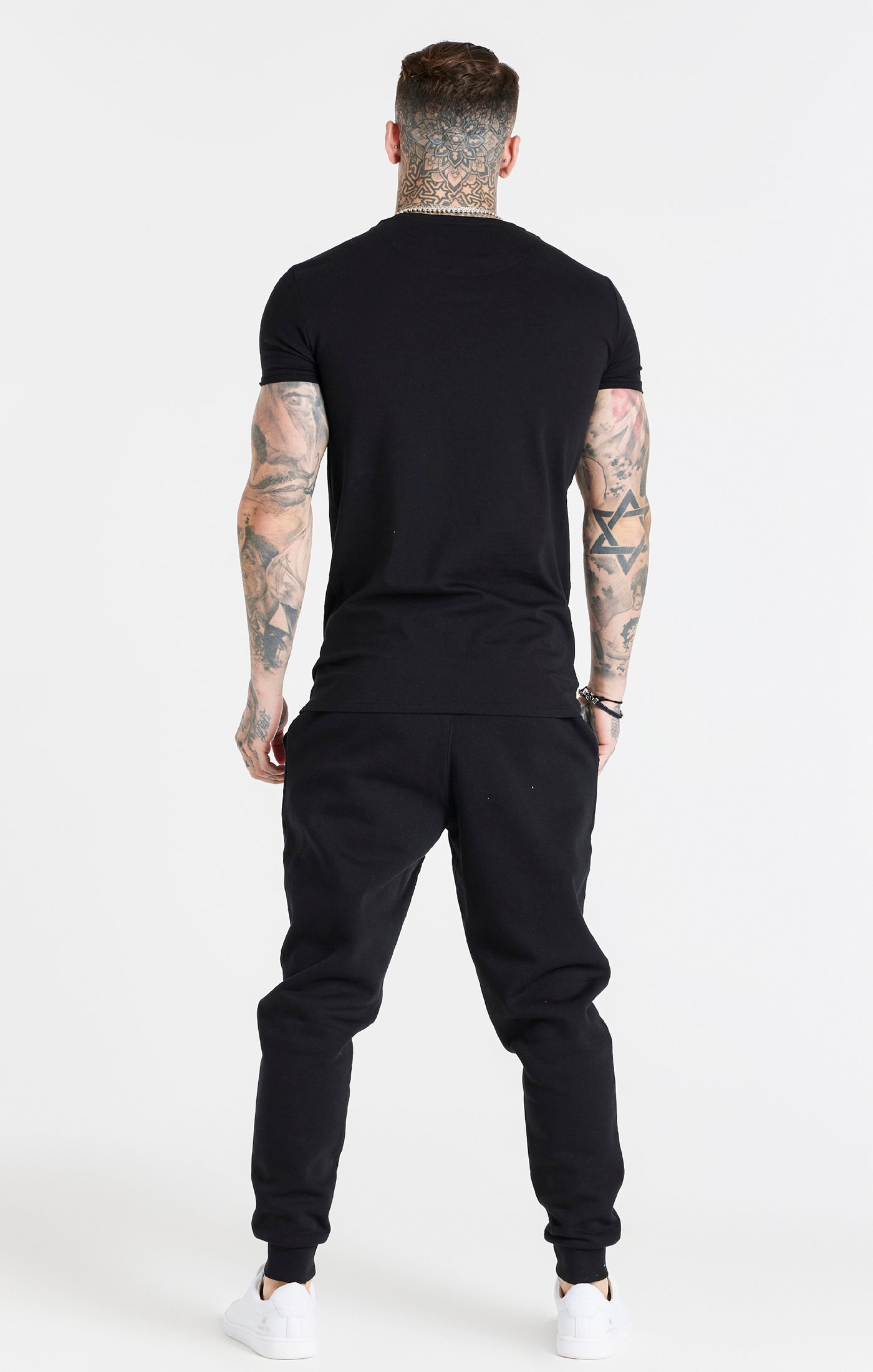 Essential Cuffed Jogger in Black Pantalon SikSilk   