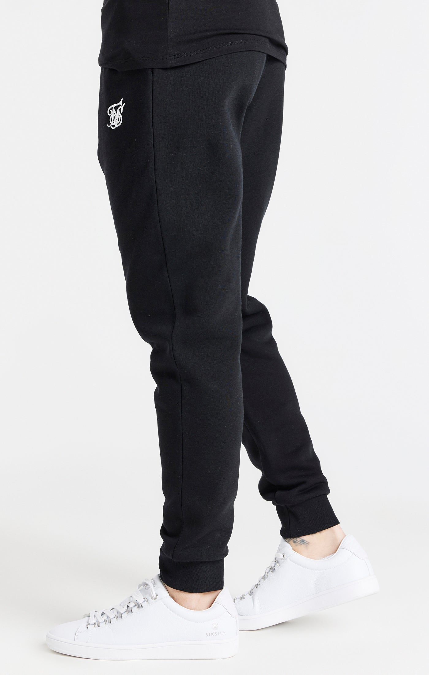 Essential Cuffed Jogger in Black Pantalon SikSilk   