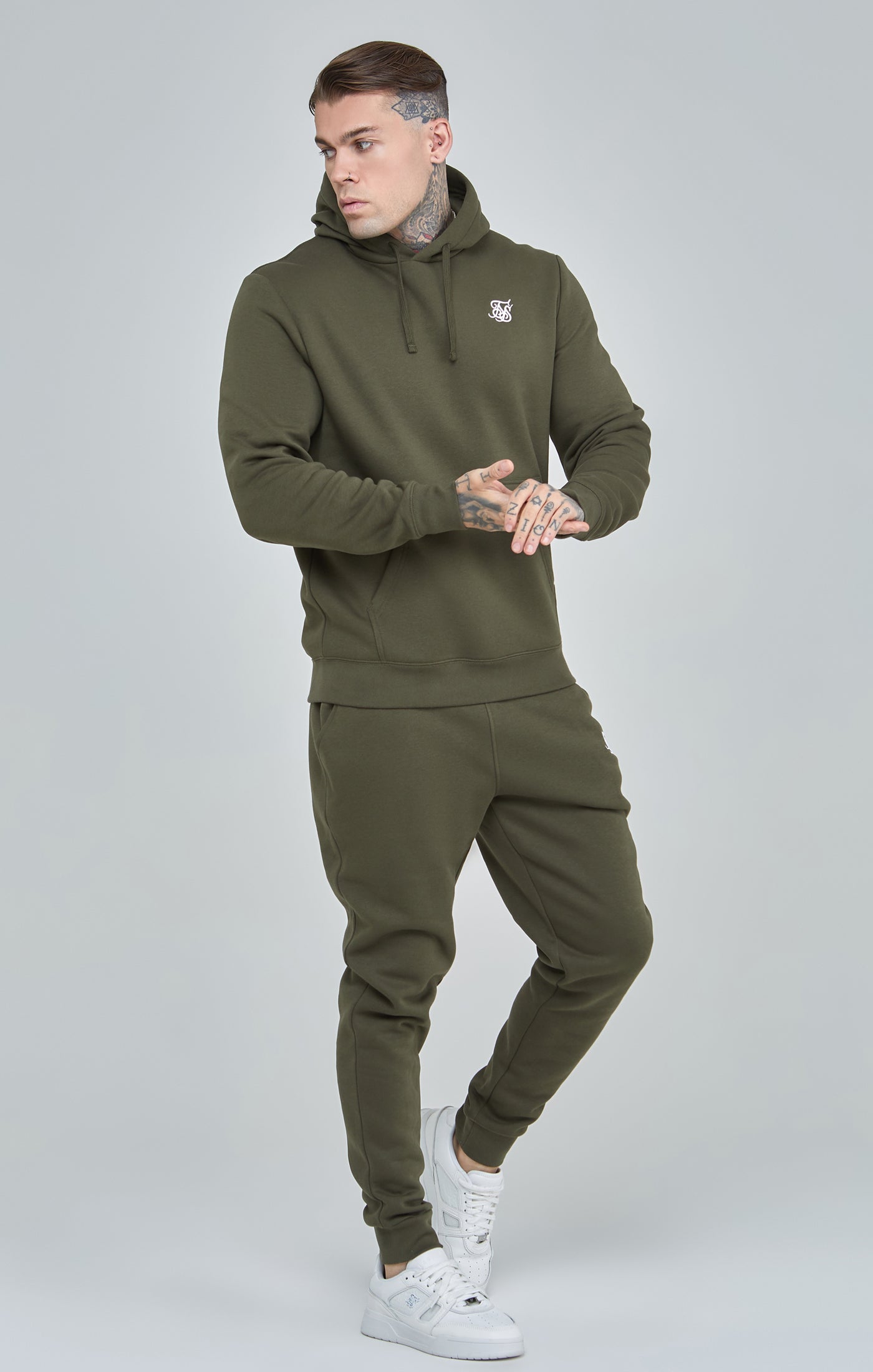 Essential Cuffed Jogger en Kaki Pantalon SikSilk   