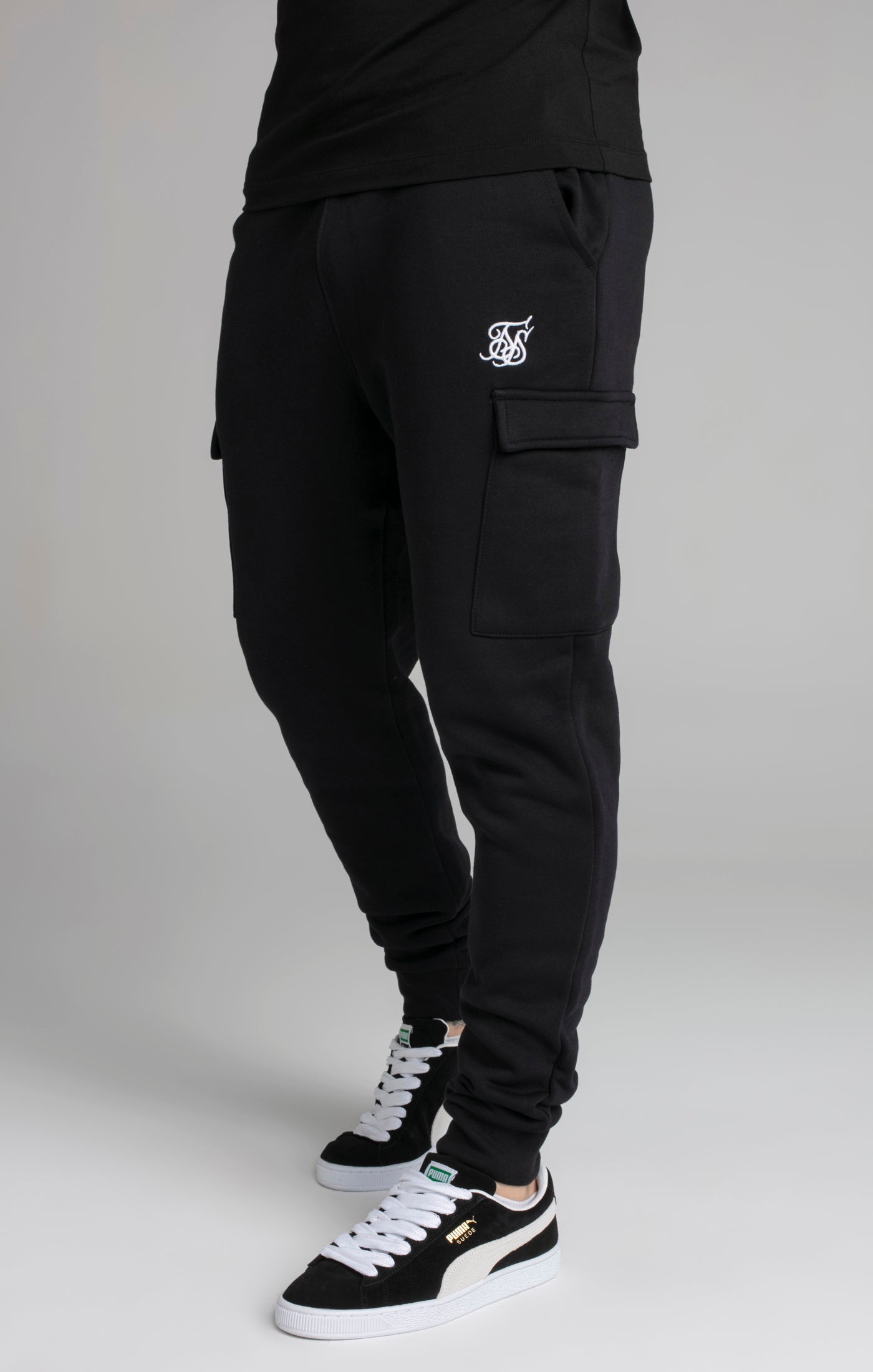 Essential Cargo Jogger in Black Pantalon SikSilk   