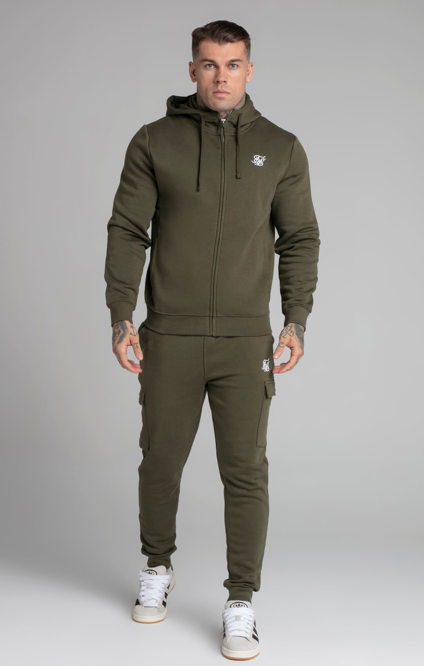 Essential Cargo Jogger en Kaki Pantalon SikSilk   