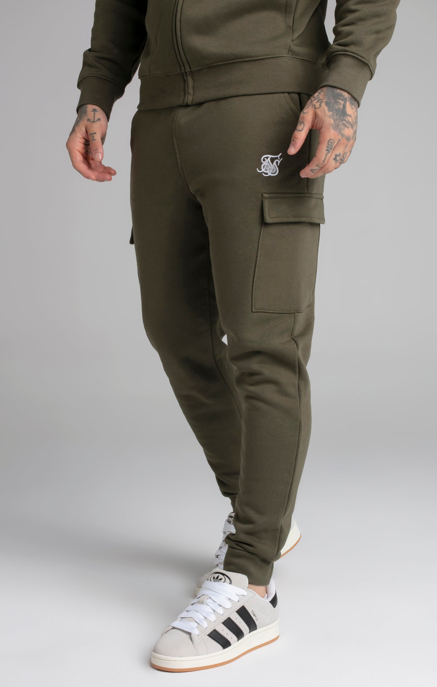 Essential Cargo Jogger en Kaki Pantalon SikSilk   