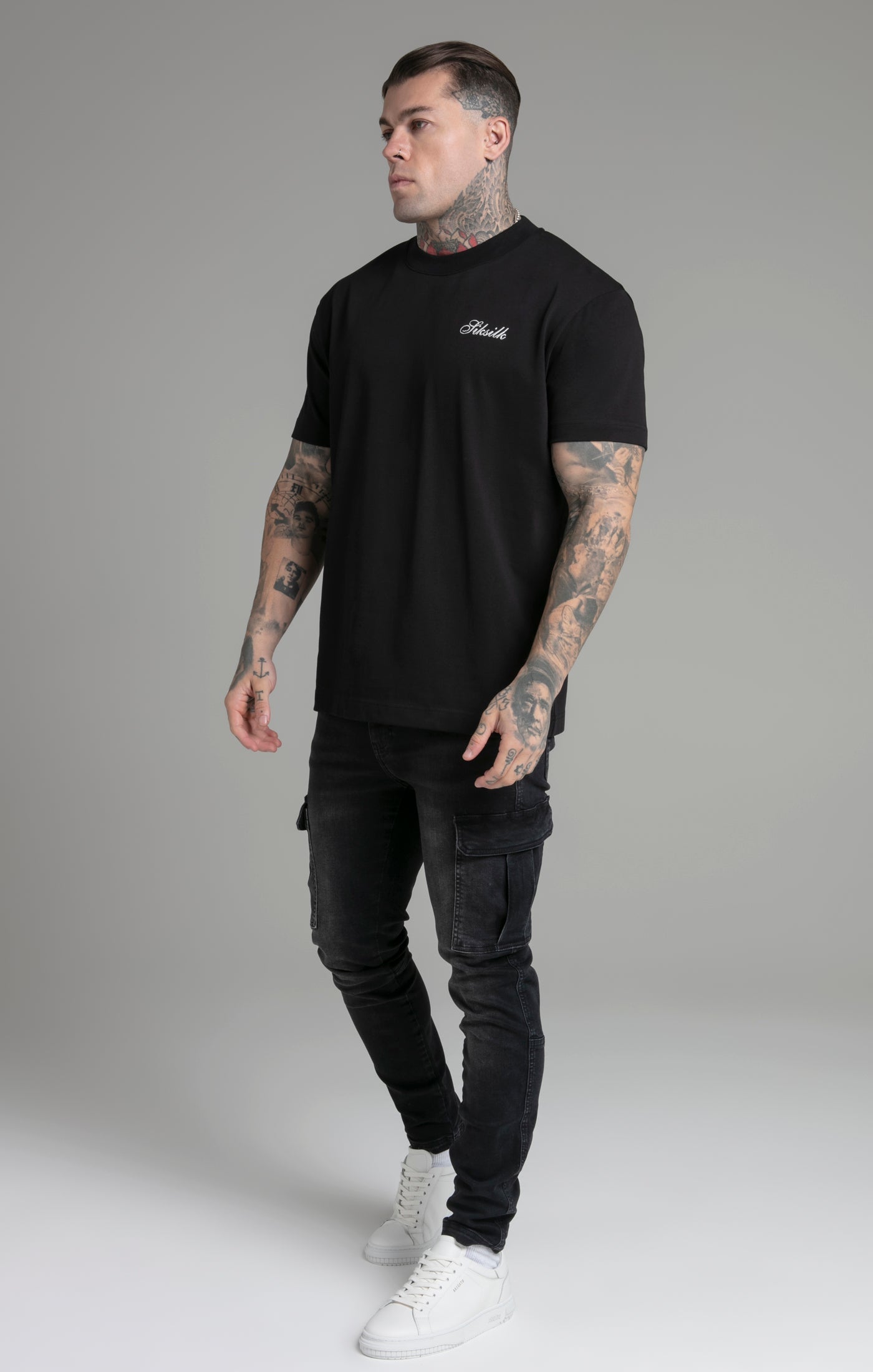 T-shirt graphique en noir T-shirts SikSilk   