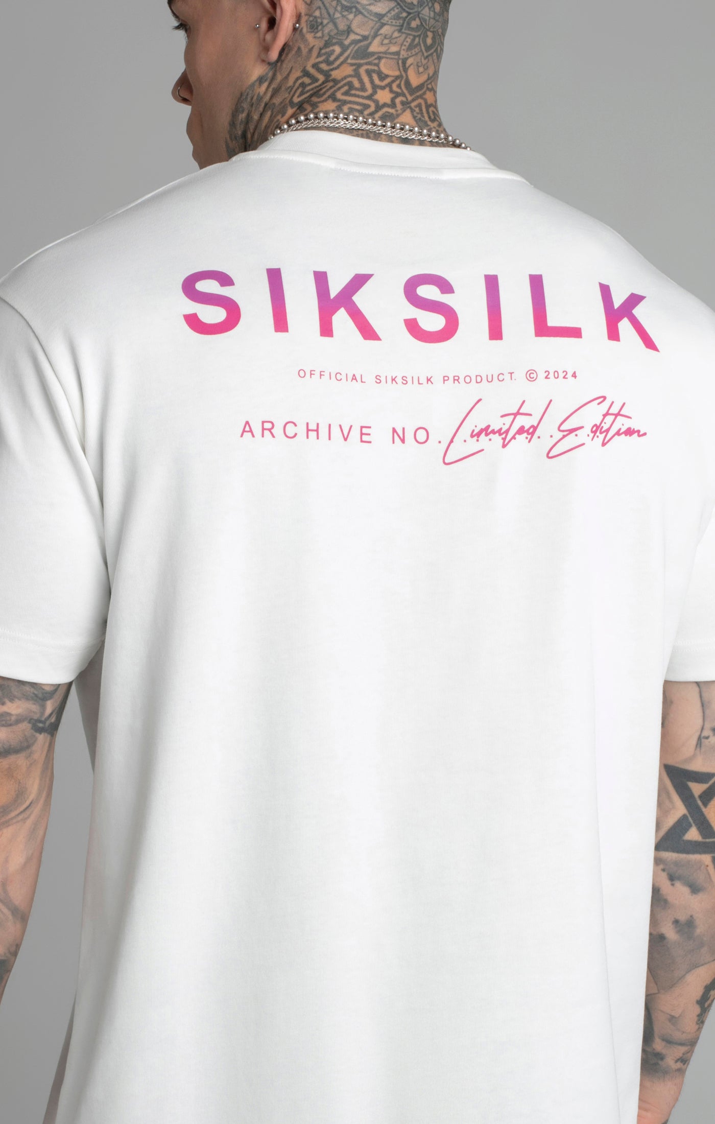 T-shirt édition limitée en blanc T-shirts SikSilk   