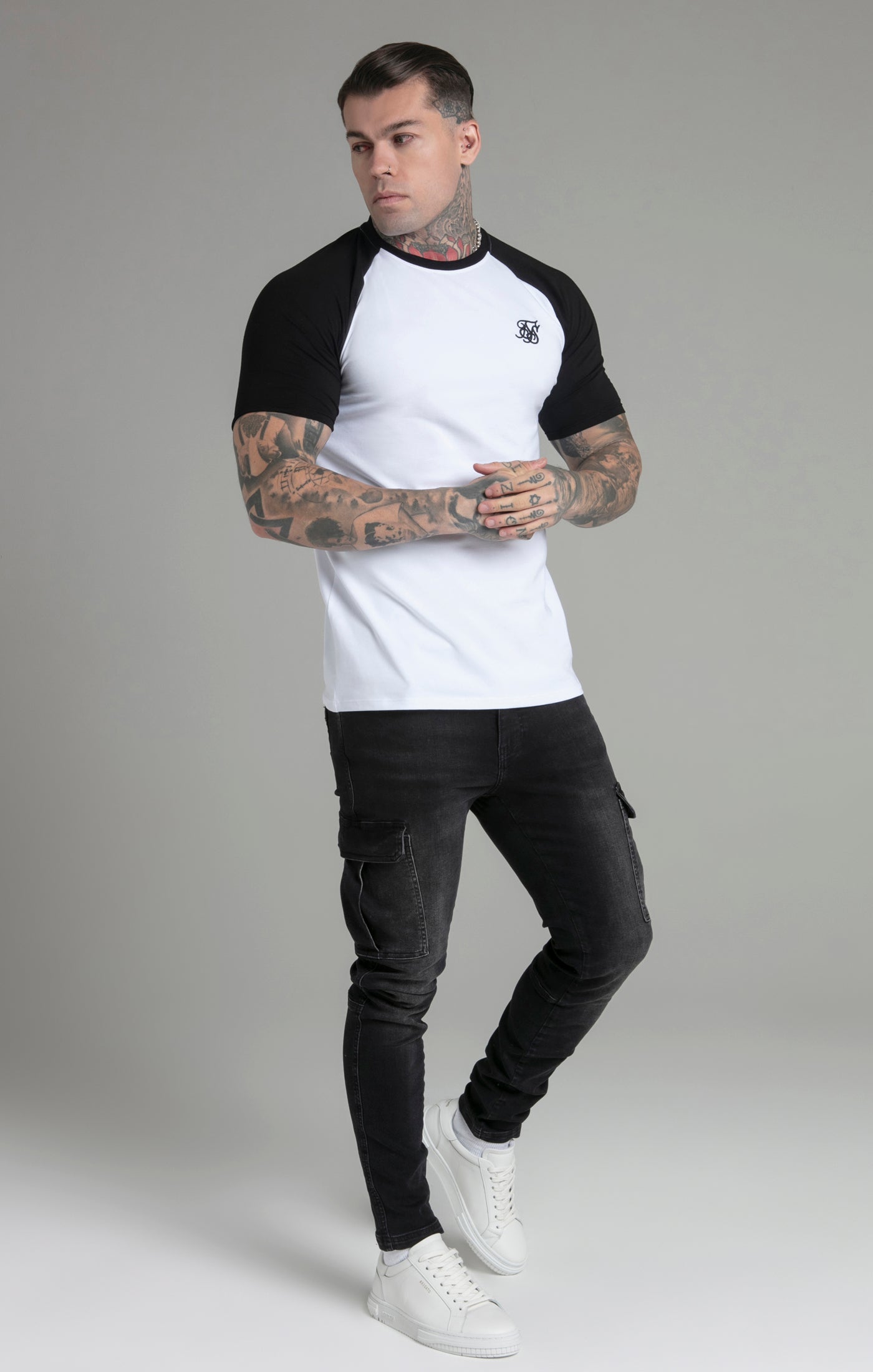 T-shirt raglan en blanc/noir T-shirts SikSilk   