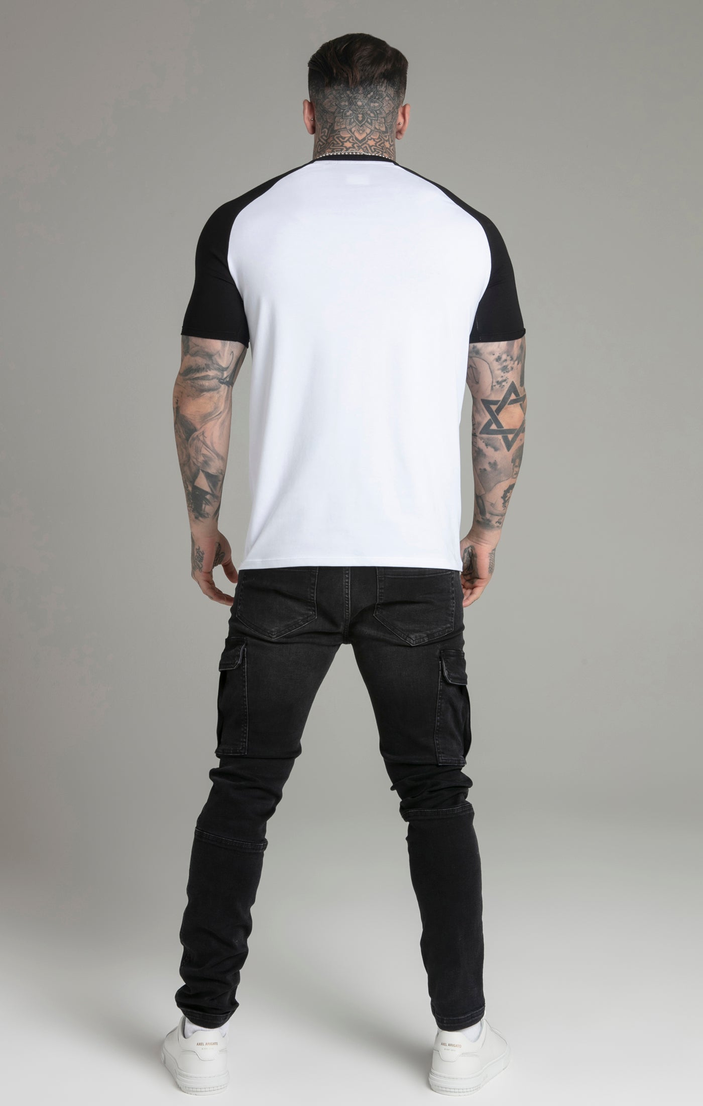 T-shirt raglan en blanc/noir T-shirts SikSilk   