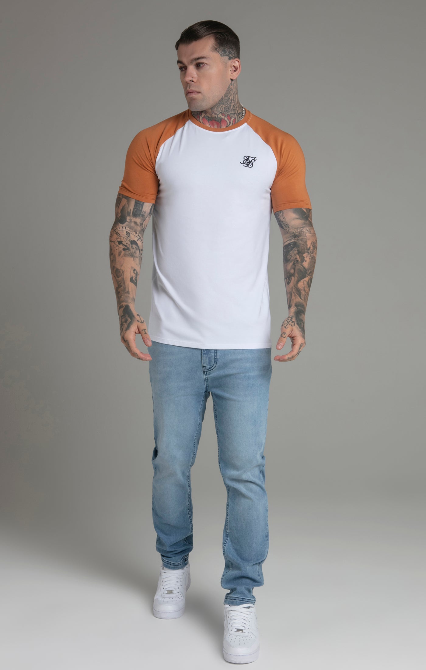 T-shirt raglan en blanc/jaune T-shirts SikSilk   