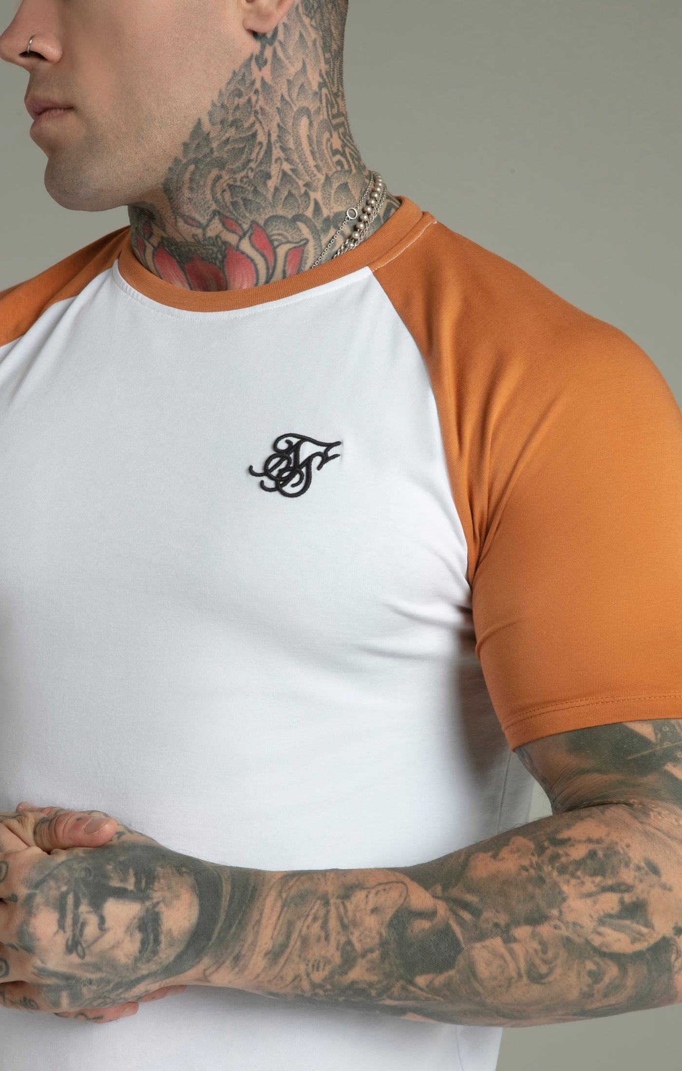 T-shirt raglan en blanc/jaune T-shirts SikSilk   