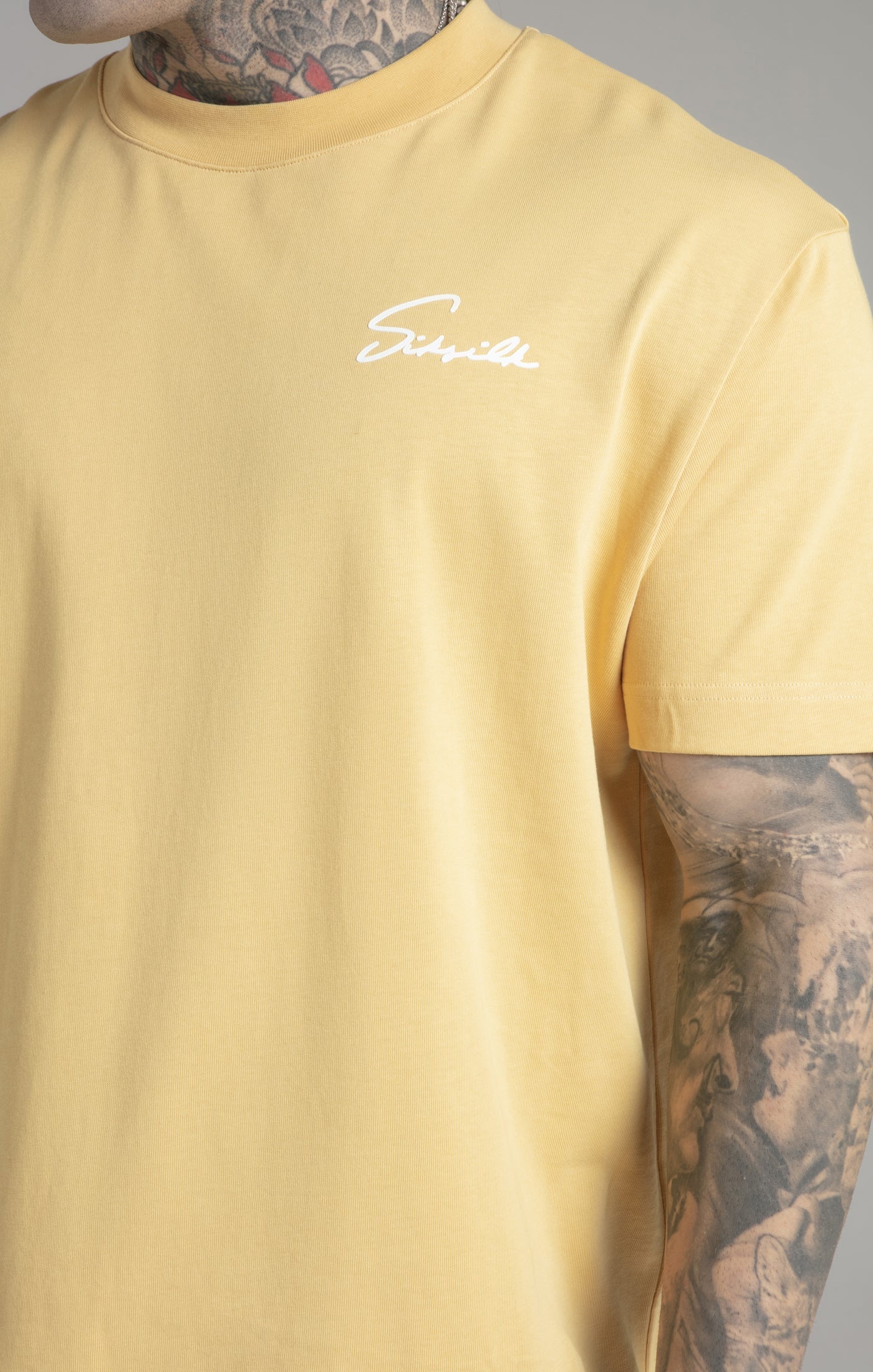 T-shirt Script en Yellow T-shirts SikSilk   