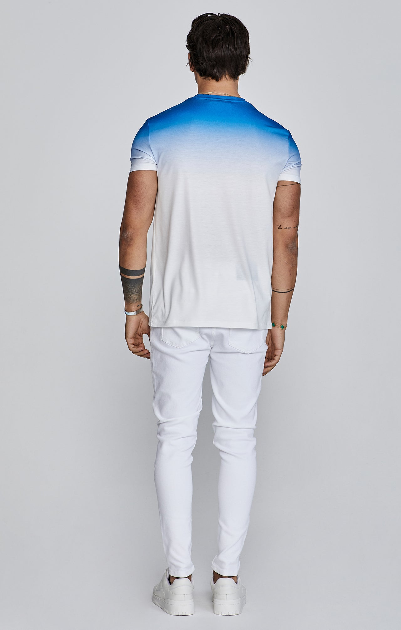 Fade T-shirt en Blue, White T-shirts SikSilk   