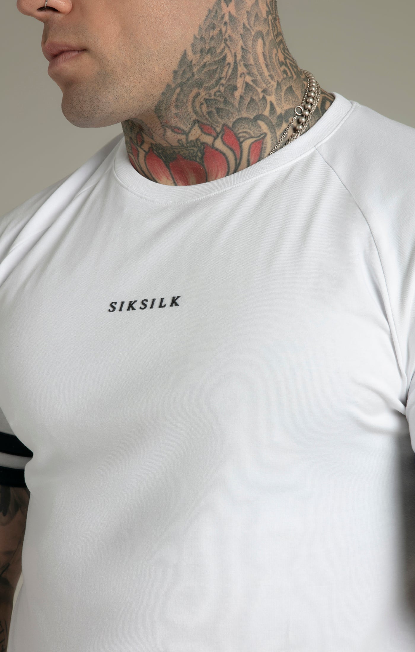 T-shirt Tournament en blanc T-shirts SikSilk   