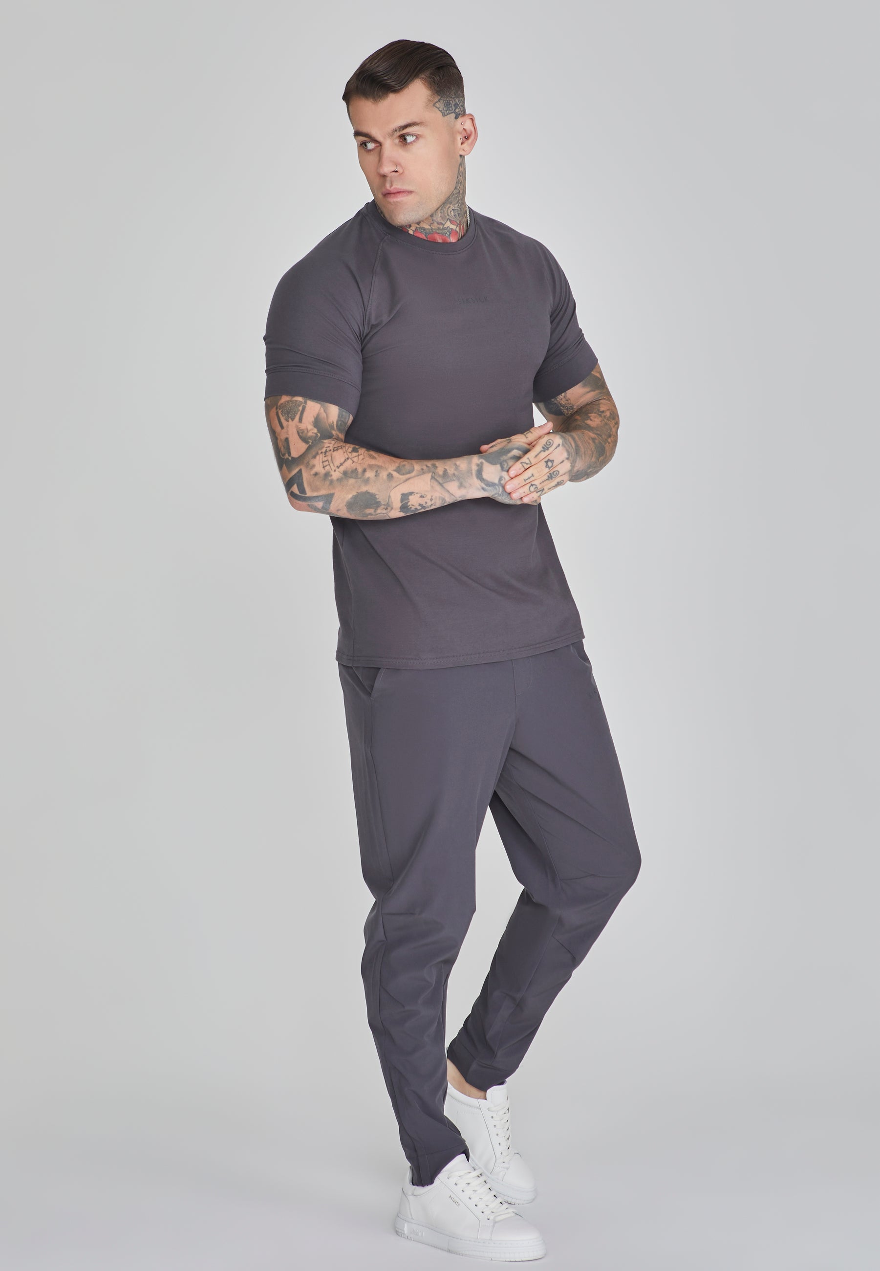 T-shirt Smart en gris foncé T-shirts SikSilk   