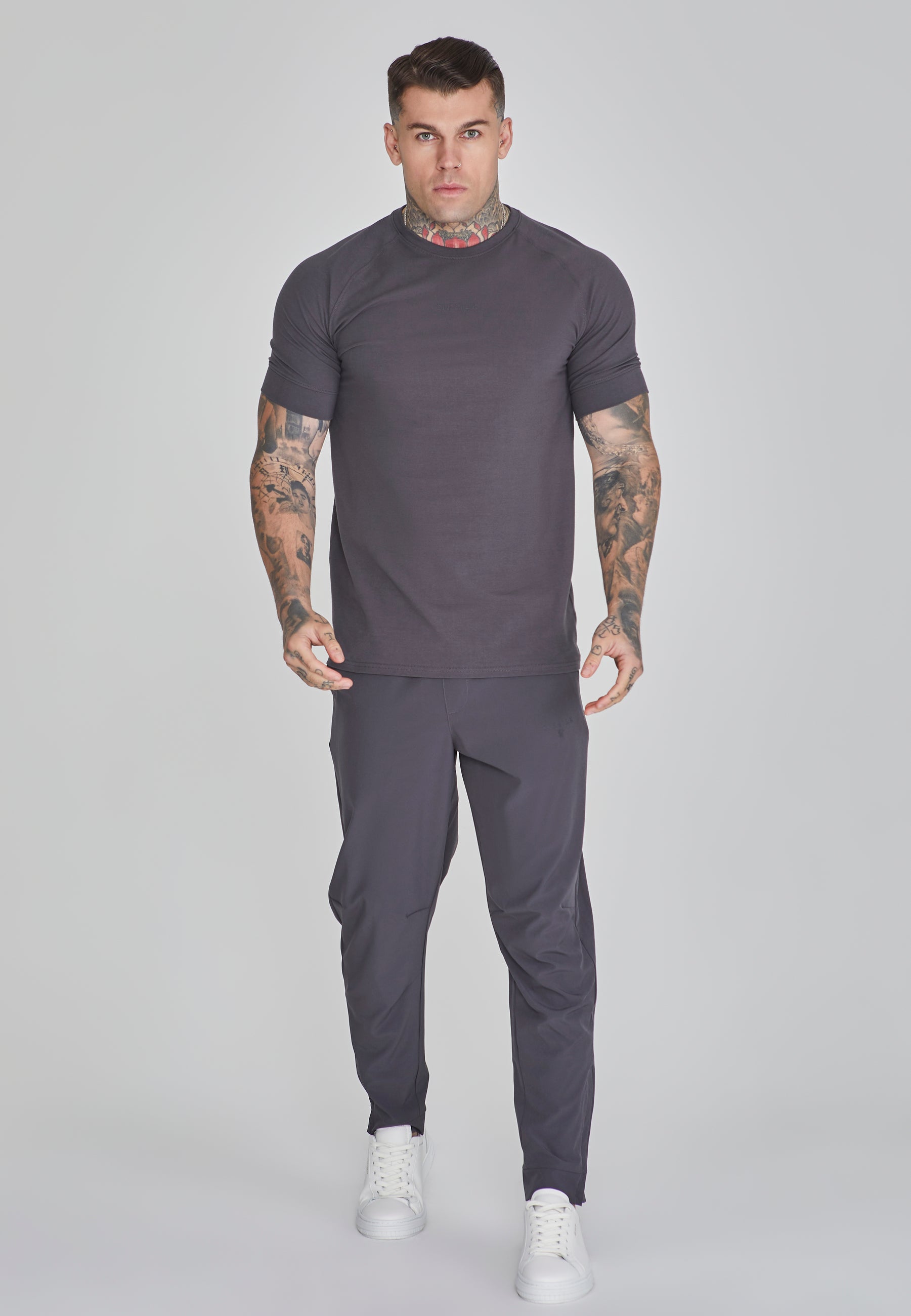 T-shirt Smart en gris foncé T-shirts SikSilk   