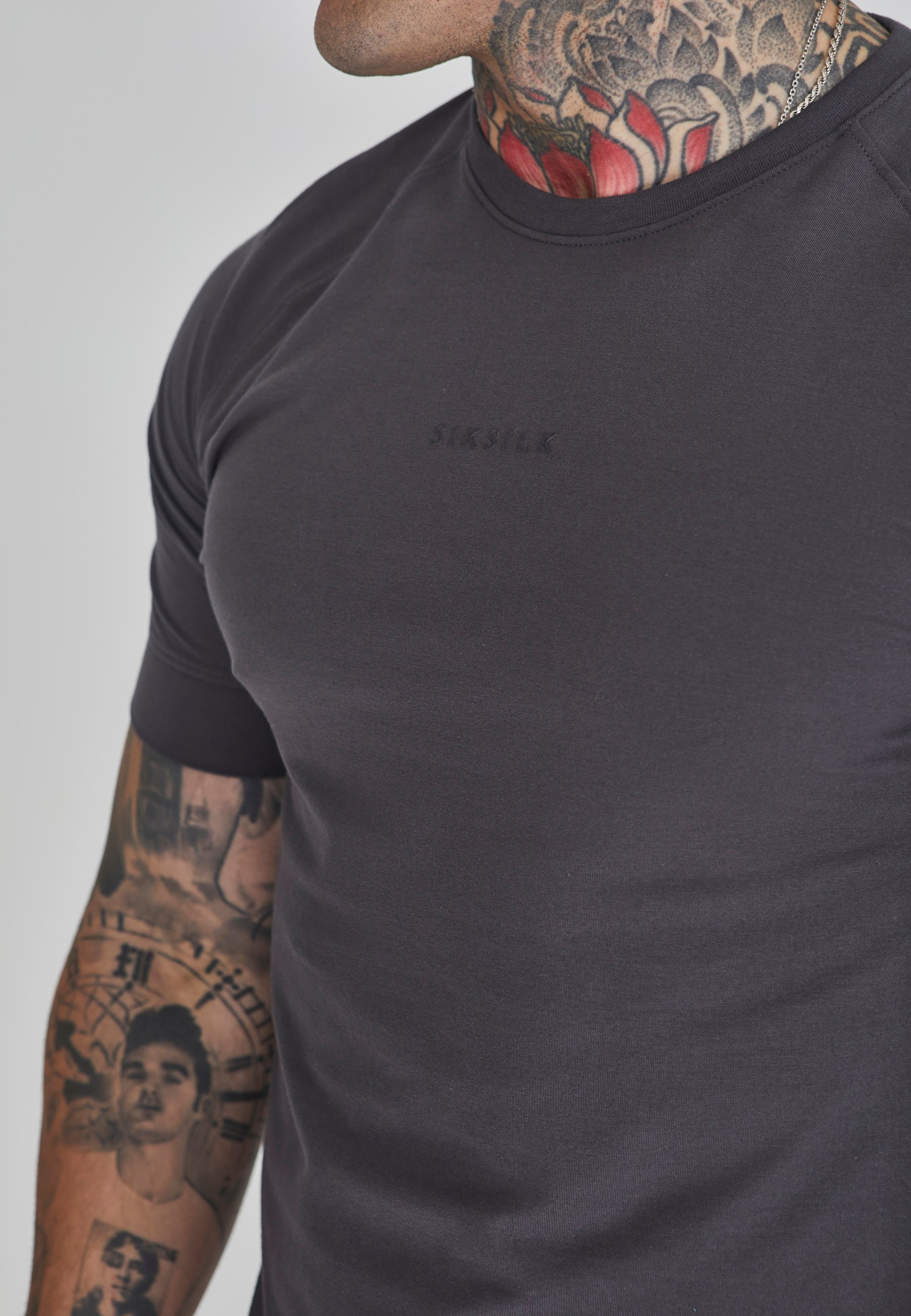 T-shirt Smart en gris foncé T-shirts SikSilk   