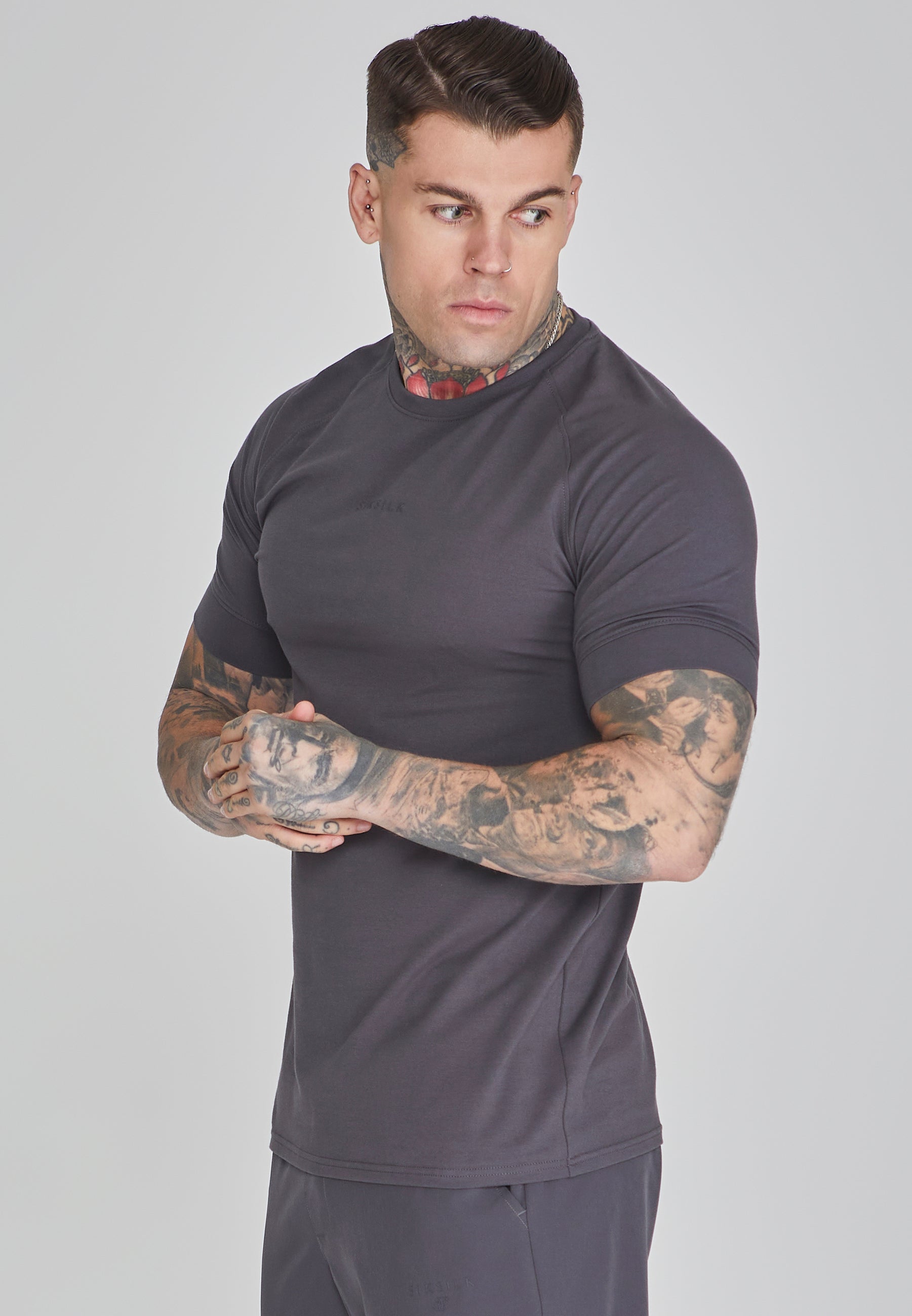 T-shirt Smart en gris foncé T-shirts SikSilk   